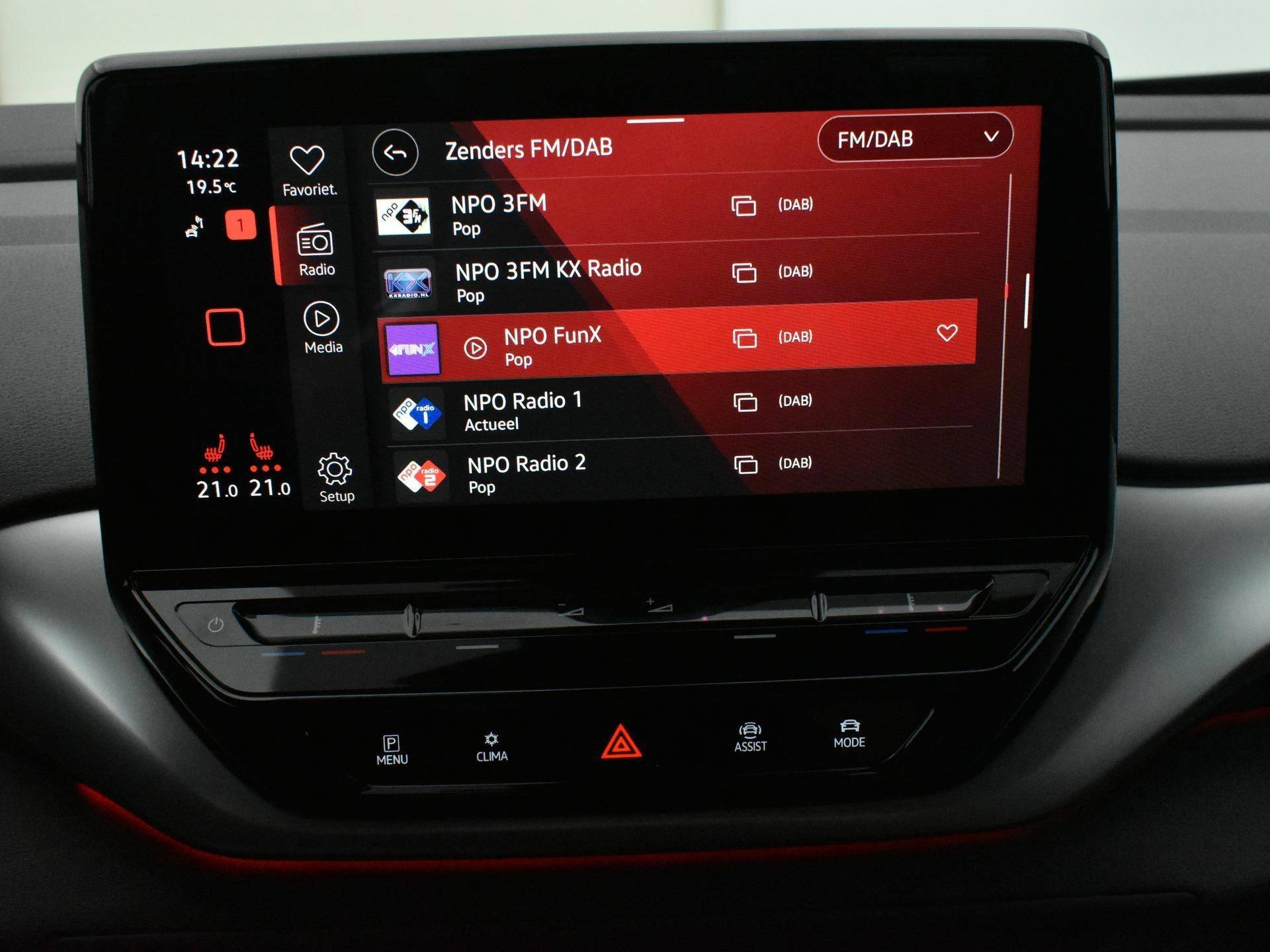 Volkswagen ID.4 First 77 kWh 204 PK | Automaat | 8% Bijtelling | Navigatie | Camera | Lichtmetalen velgen | Apple carplay | Android auto |  Adaptive cruise control | LED | Lichtmetalen velgen | - 14/26