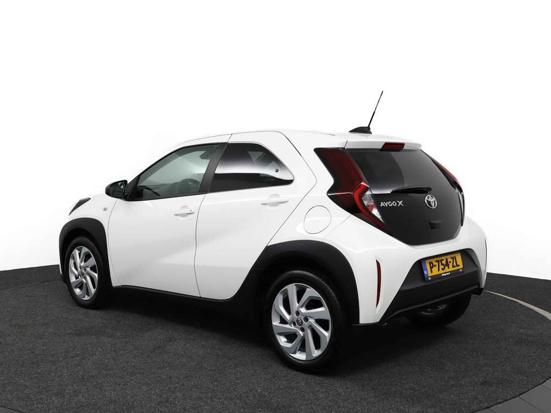 Toyota Aygo X 1.0 VVT-i MT first | Climate Control | Cruise Control Adaptief | Apple Carplay/Android Auto | Camera | - 12/48