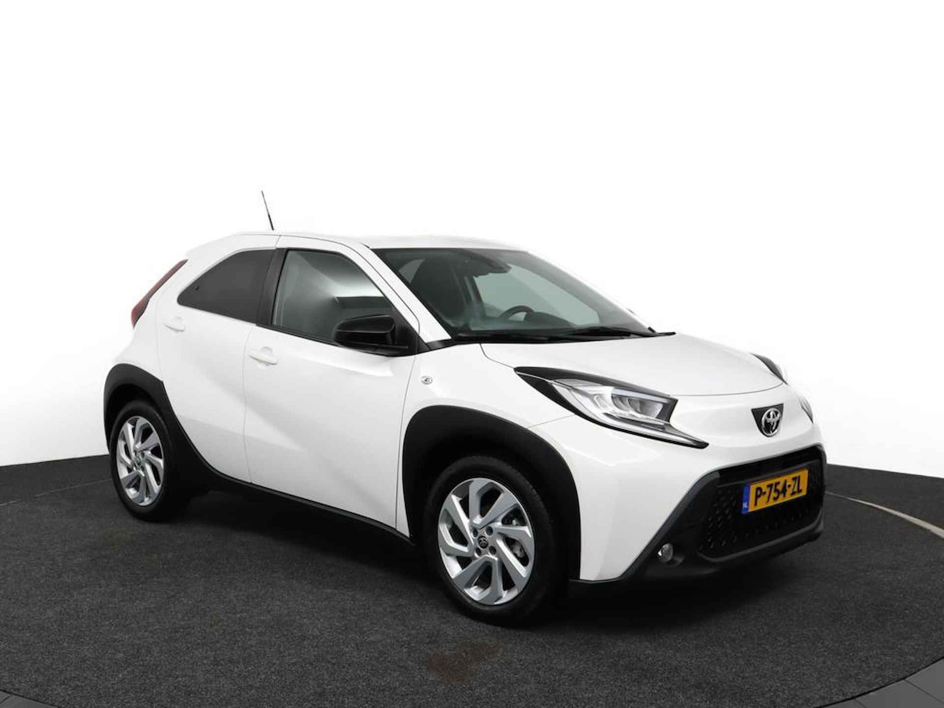Toyota Aygo X 1.0 VVT-i MT first | Climate Control | Cruise Control Adaptief | Apple Carplay/Android Auto | Camera | - 14/48