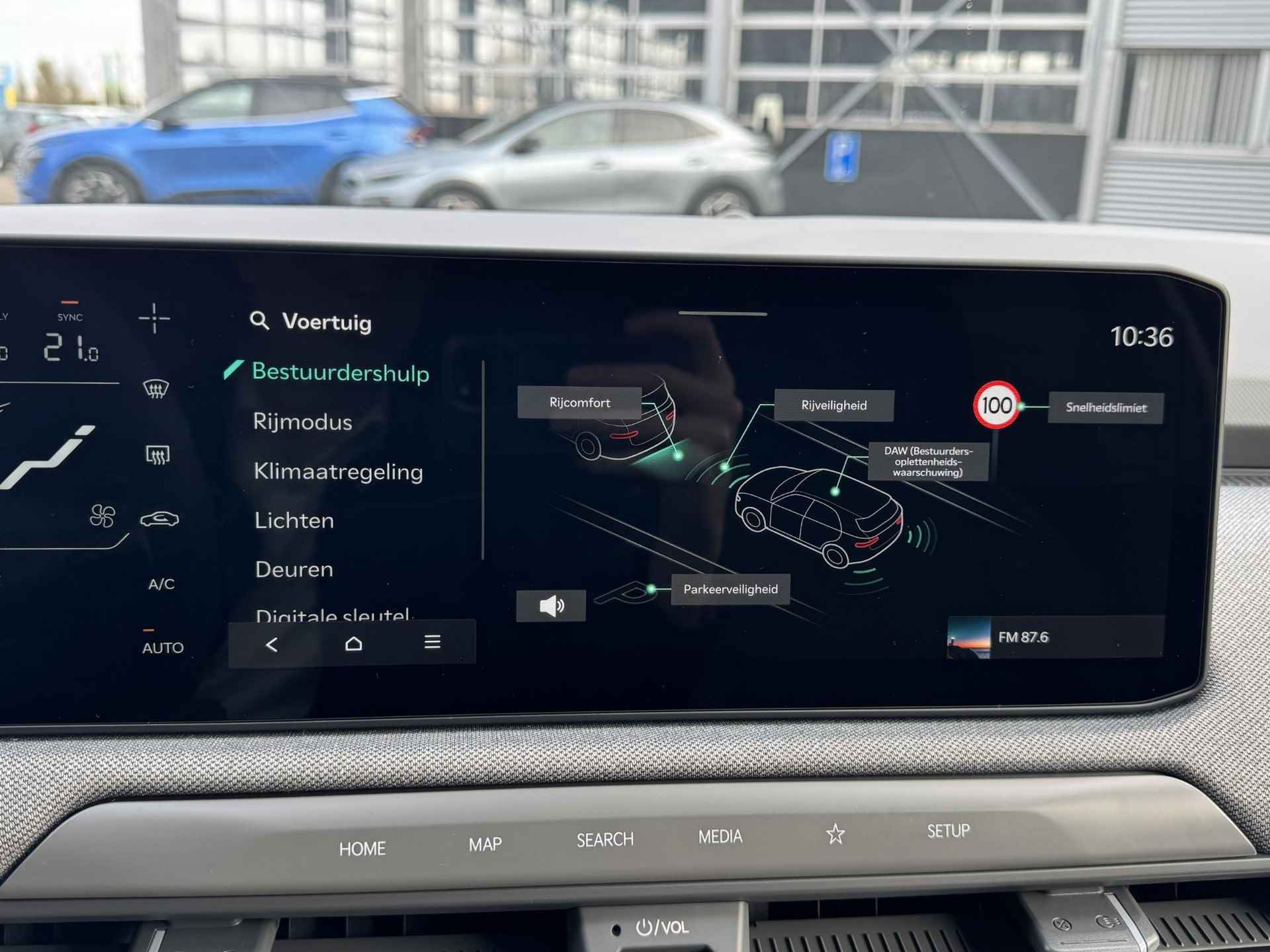 Kia EV3 Plus Advanced 81.4 kWh Beschikbaar voor proefritten | Schuif/kantel dak | Stoelverwarming | Keyless - 27/48