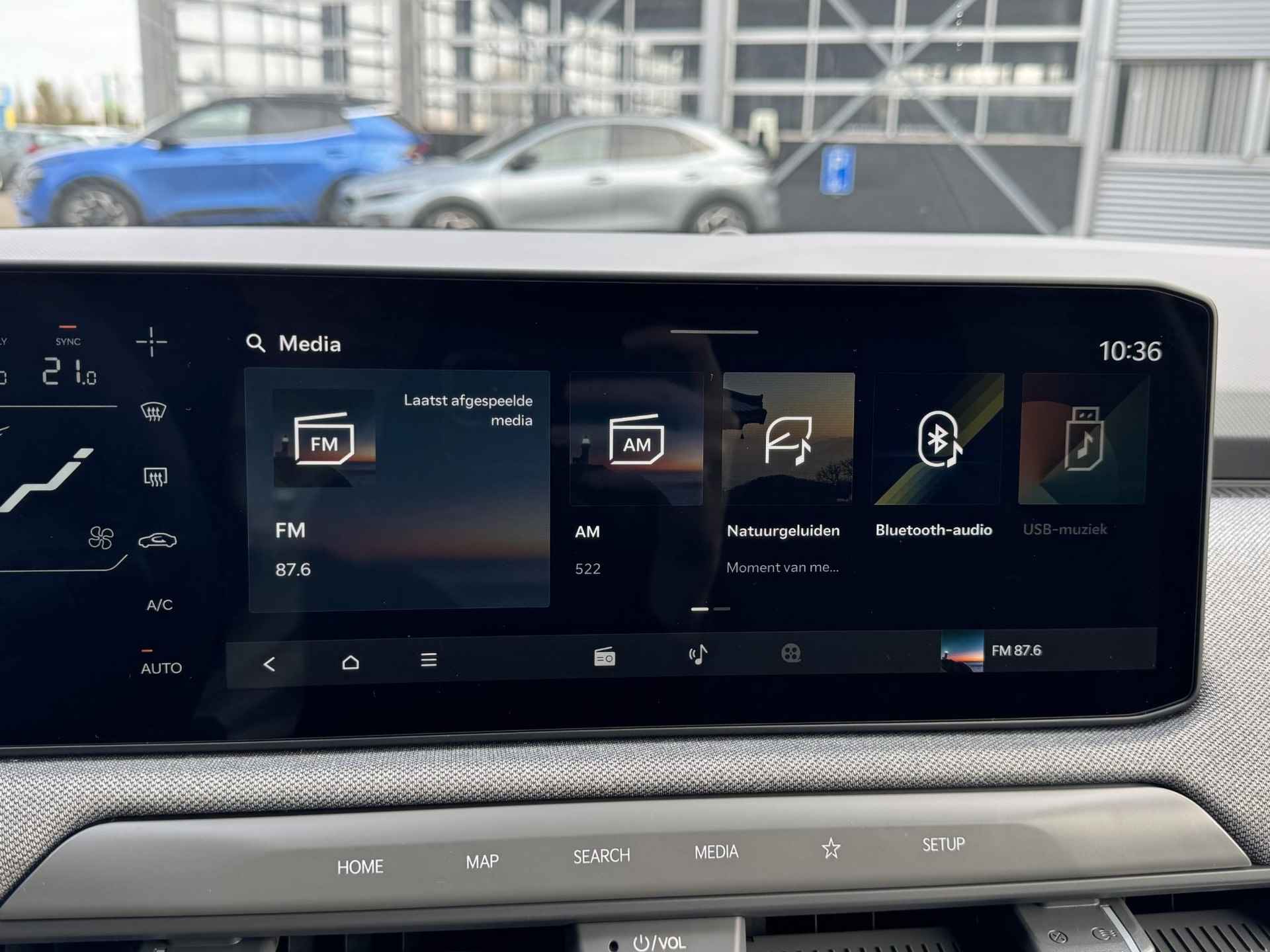 Kia EV3 Plus Advanced 81.4 kWh Beschikbaar voor proefritten | Schuif/kantel dak | Stoelverwarming | Keyless - 30/48