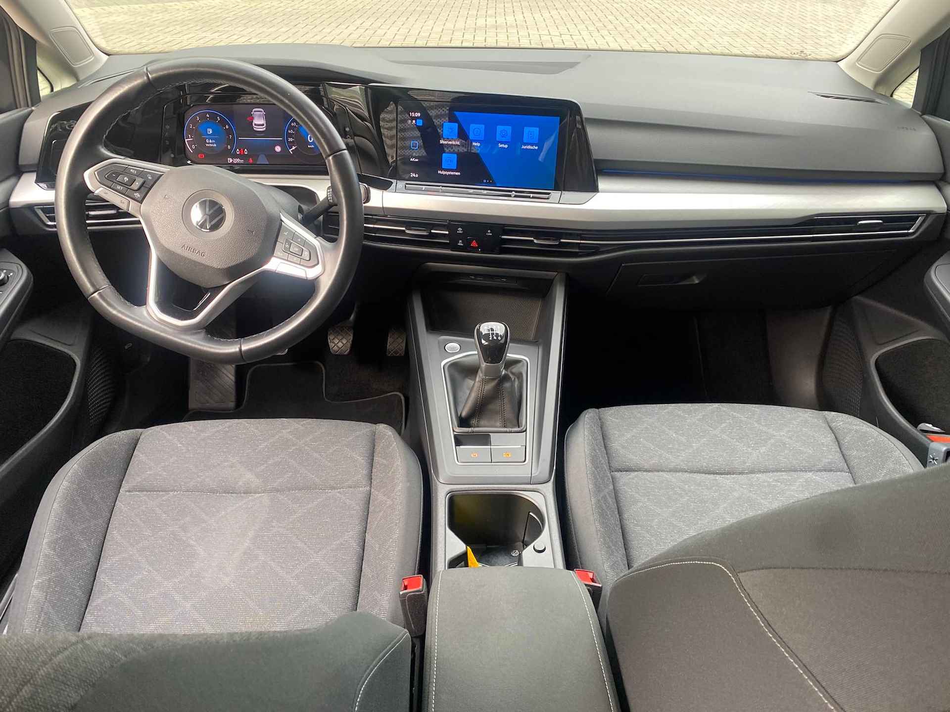 Volkswagen Golf 1.5 TSI Life / Navigatie / Achteruitrij camera / Parkeersensoren V+A / App connect / P4 - 13/19