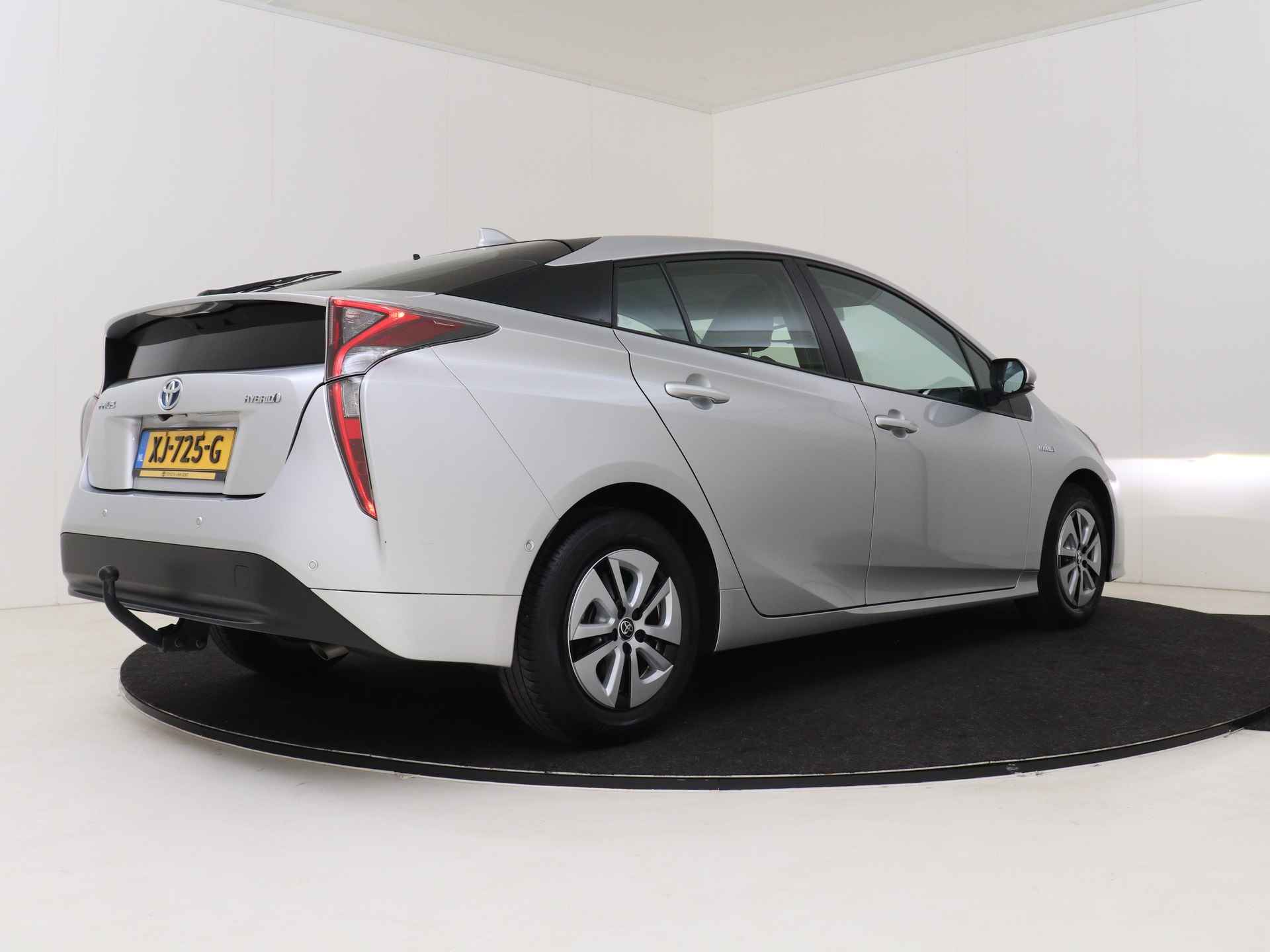 Toyota Prius 1.8 Executive | JBL I Trekhaak | Head-up Display | Parkeerhulp | Navigatie I Climate Control I Cruise Control I Camera I USB I Lederen Bekleding I 1e Eigenaar I Dealer Onderhouden I Stoelverwarming Voor I Keyless Entry/Start I - 3/48