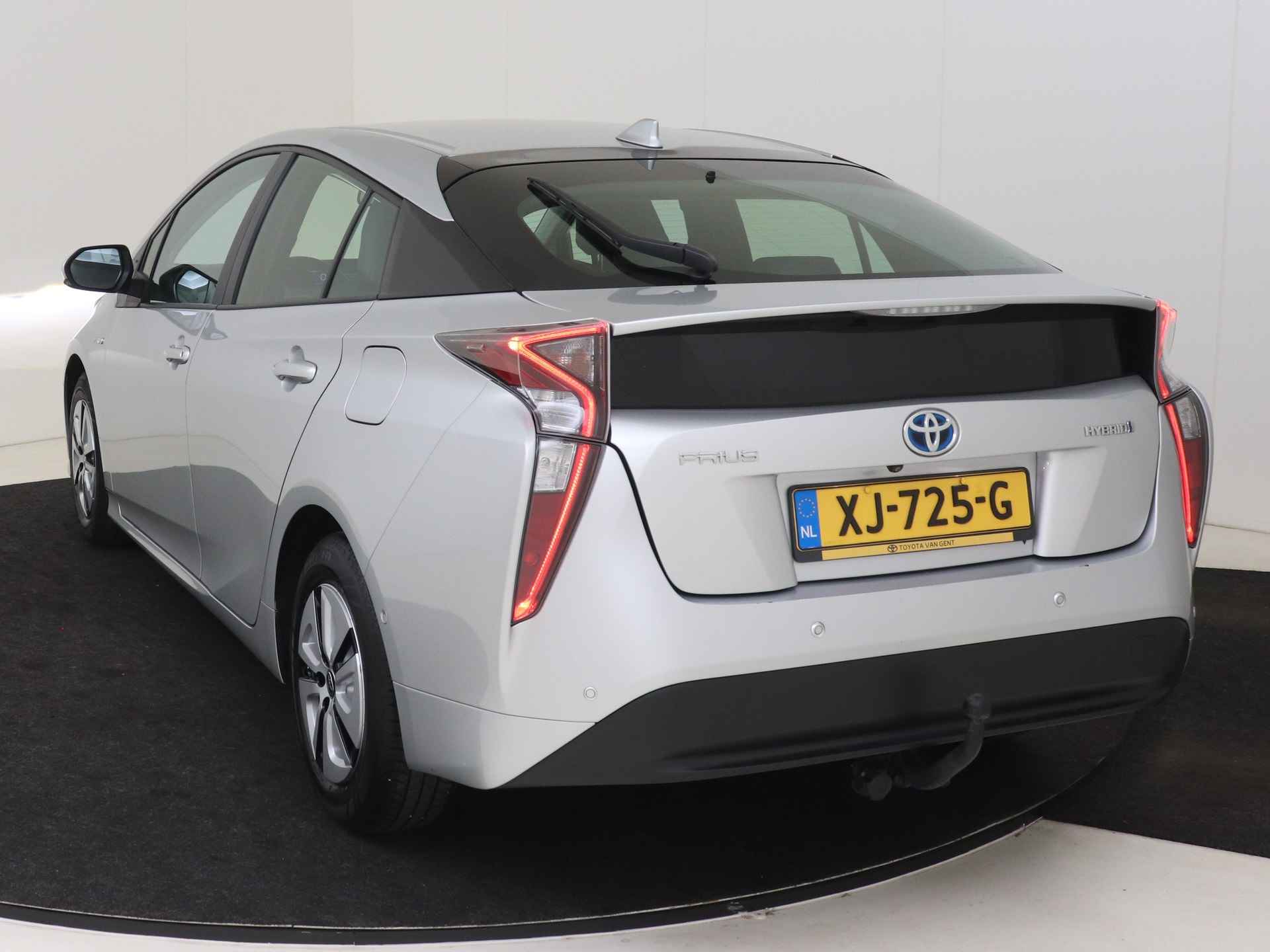 Toyota Prius 1.8 Executive | JBL I Trekhaak | Head-up Display | Parkeerhulp | Navigatie I Climate Control I Cruise Control I Camera I USB I Lederen Bekleding I 1e Eigenaar I Dealer Onderhouden I Stoelverwarming Voor I Keyless Entry/Start I - 17/48