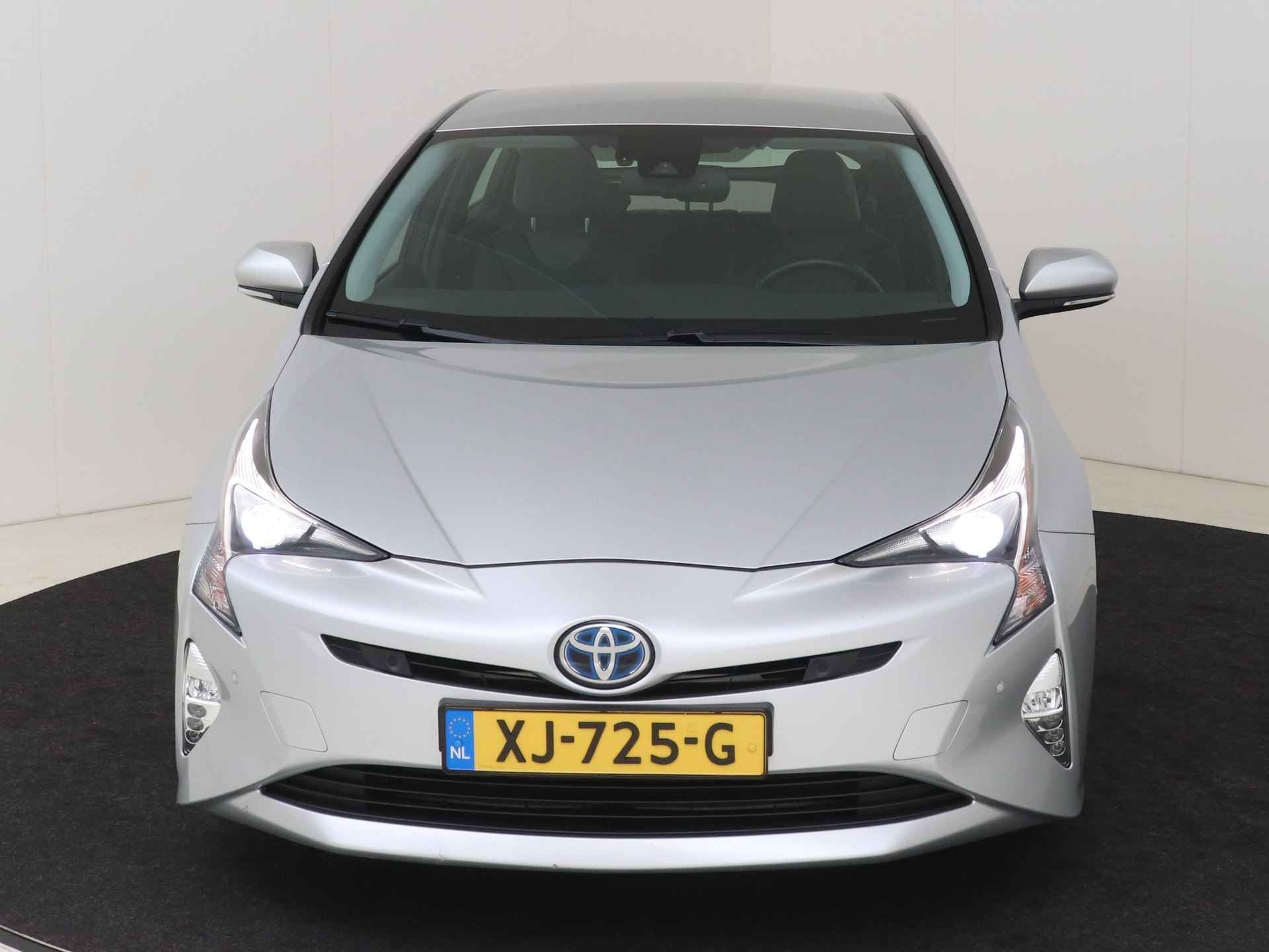 Toyota Prius 1.8 Executive | JBL I Trekhaak | Head-up Display | Parkeerhulp | Navigatie I Climate Control I Cruise Control I Camera I USB I Lederen Bekleding I 1e Eigenaar I Dealer Onderhouden I Stoelverwarming Voor I Keyless Entry/Start I - 28/48