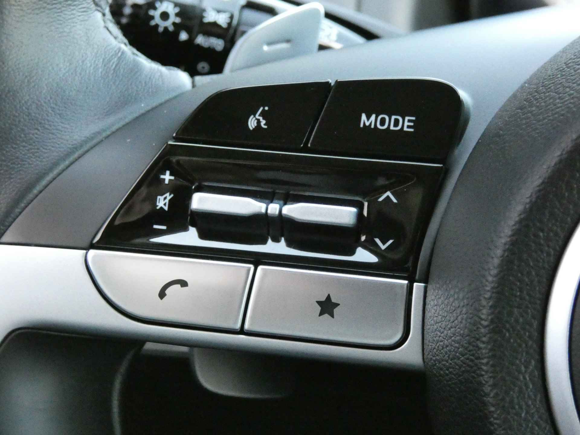 Hyundai Tucson 1.6 T-GDI PHEV Comfort Smart 4WD TOPDEAL !! - 29/53