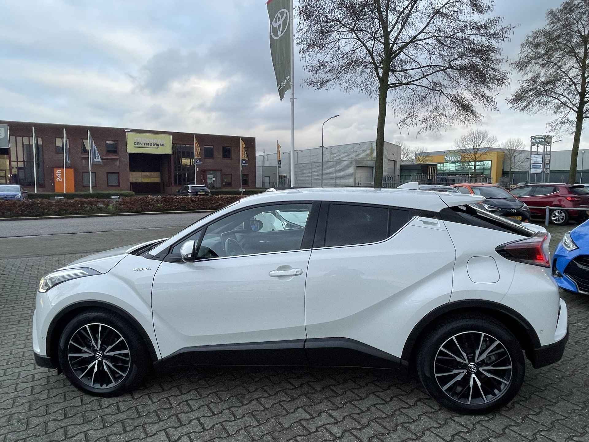 Toyota C-HR 1.8 Hybrid Executive - 2/37