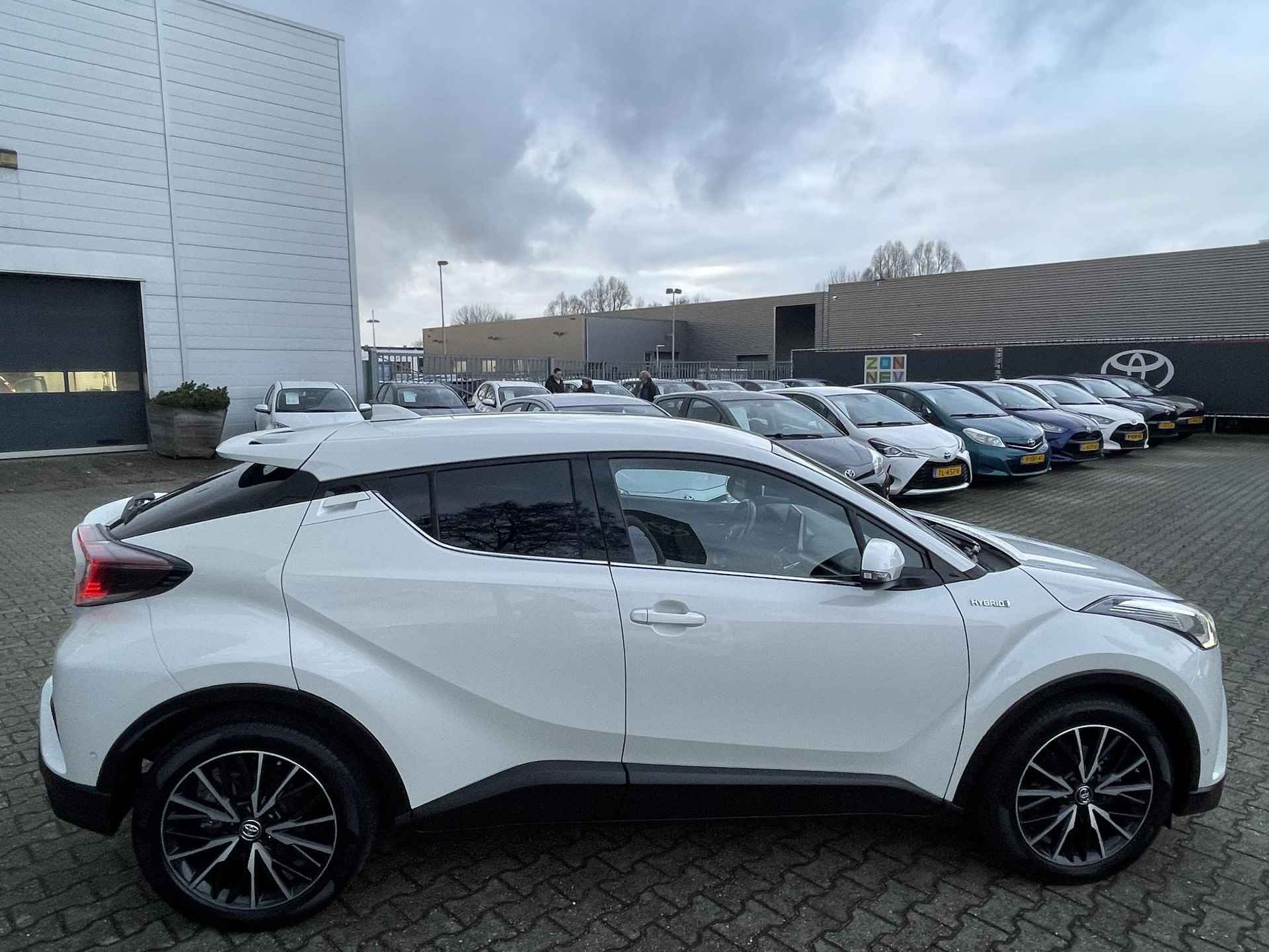 Toyota C-HR 1.8 Hybrid Executive - 4/37