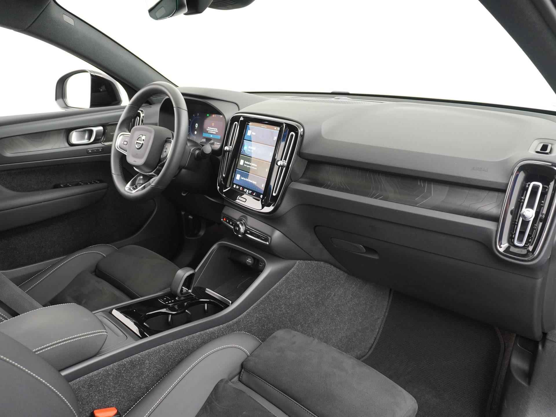 Volvo C40 Recharge Twin Intro Ed. 78 kWh AWD PANO | TREKHAAK | RIJKLAARPRIJS INCL. 12 MND. BOVAGGARANTIE | - 45/48