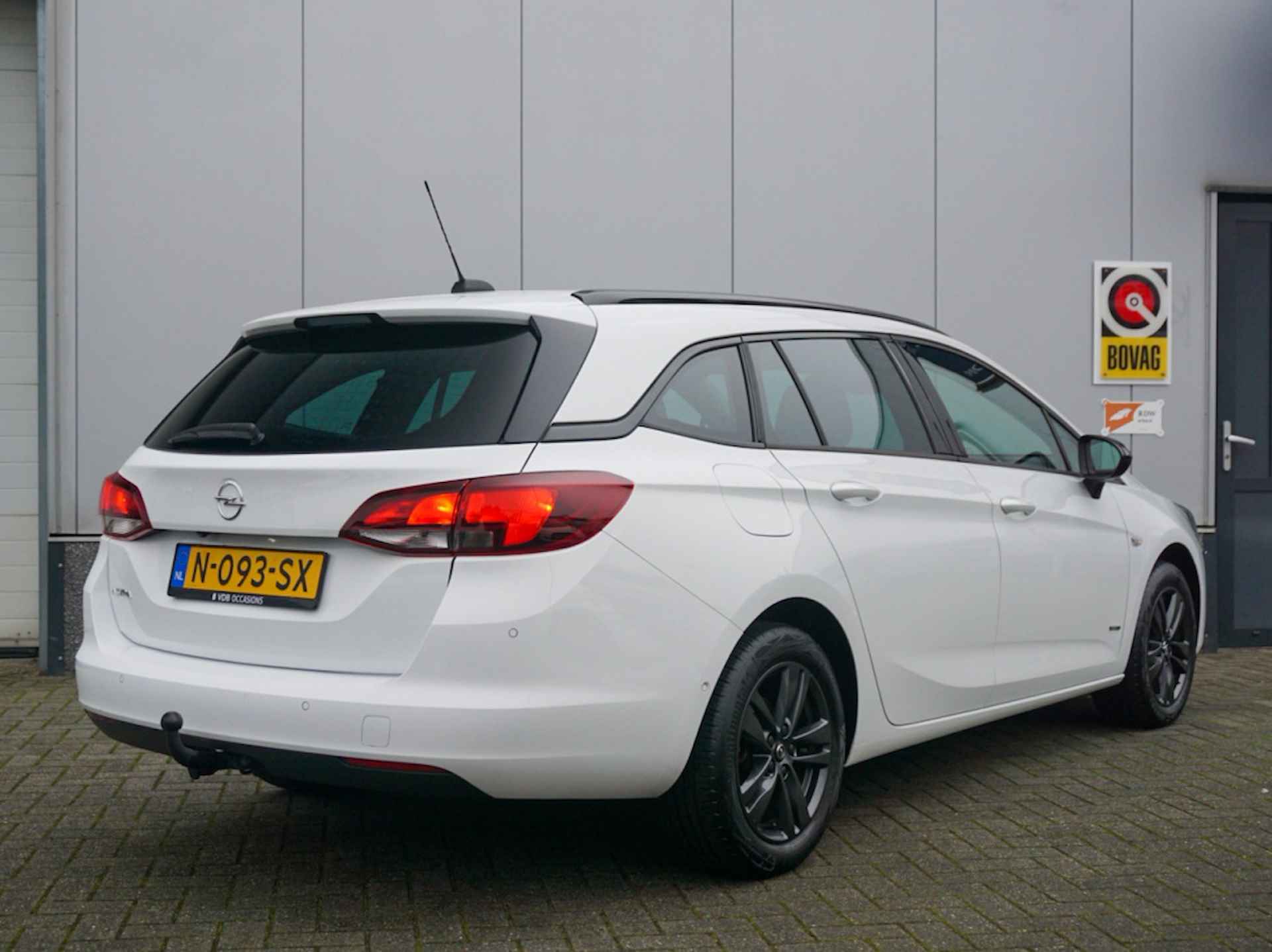 Opel Astra Sports Tourer 1.2 Design & Tech Led | Camera | CarPlay | Trekhaak | NAP - 2/33