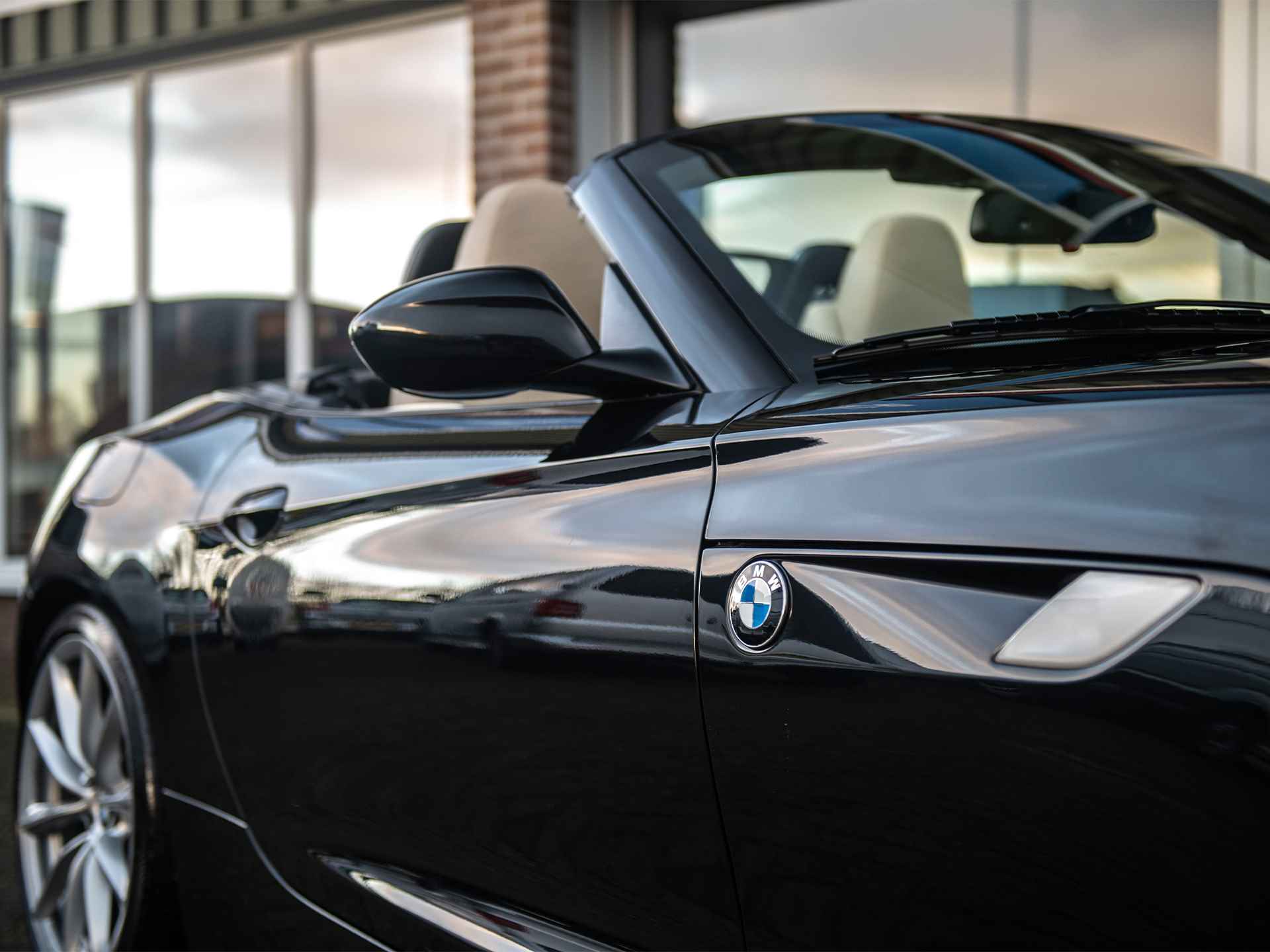 BMW Z4 Roadster sDrive23iA Executive | Apple Carplay | Navi Prof | Comfort Access | Leder | Sportstoelen | Memory Seat | Stoelverw. | Xenon + Grootlichtass. | 19" Lichtmetaal V-spaak 296 | Aut.dimm.spiegels bi+bui. | Schakelflippers - 12/63
