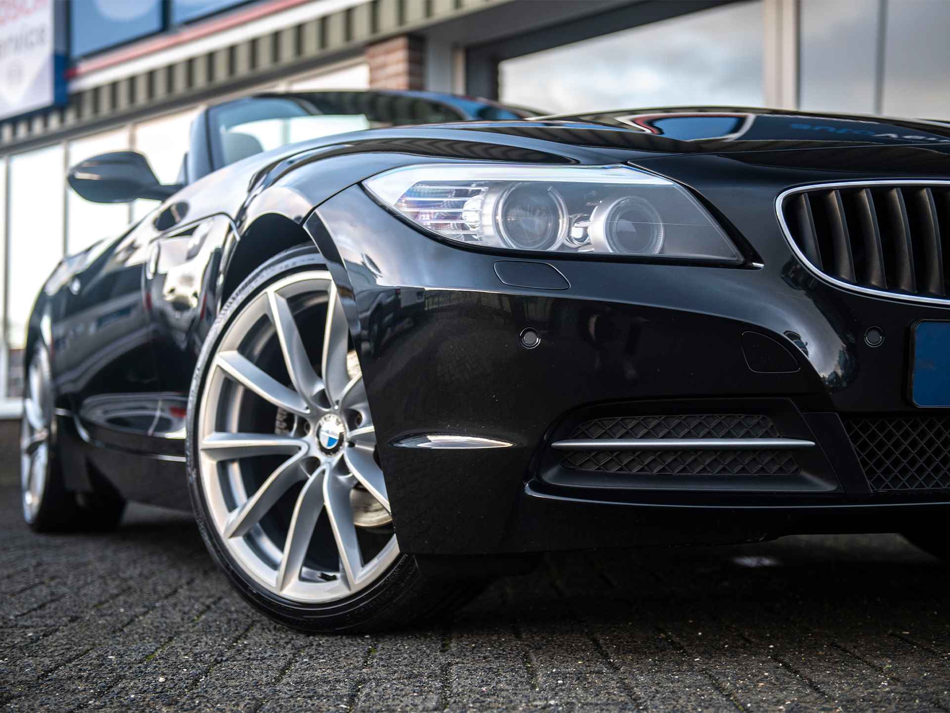 BMW Z4 Roadster sDrive23iA Executive | Apple Carplay | Navi Prof | Comfort Access | Leder | Sportstoelen | Memory Seat | Stoelverw. | Xenon + Grootlichtass. | 19" Lichtmetaal V-spaak 296 | Aut.dimm.spiegels bi+bui. | Schakelflippers - 13/63