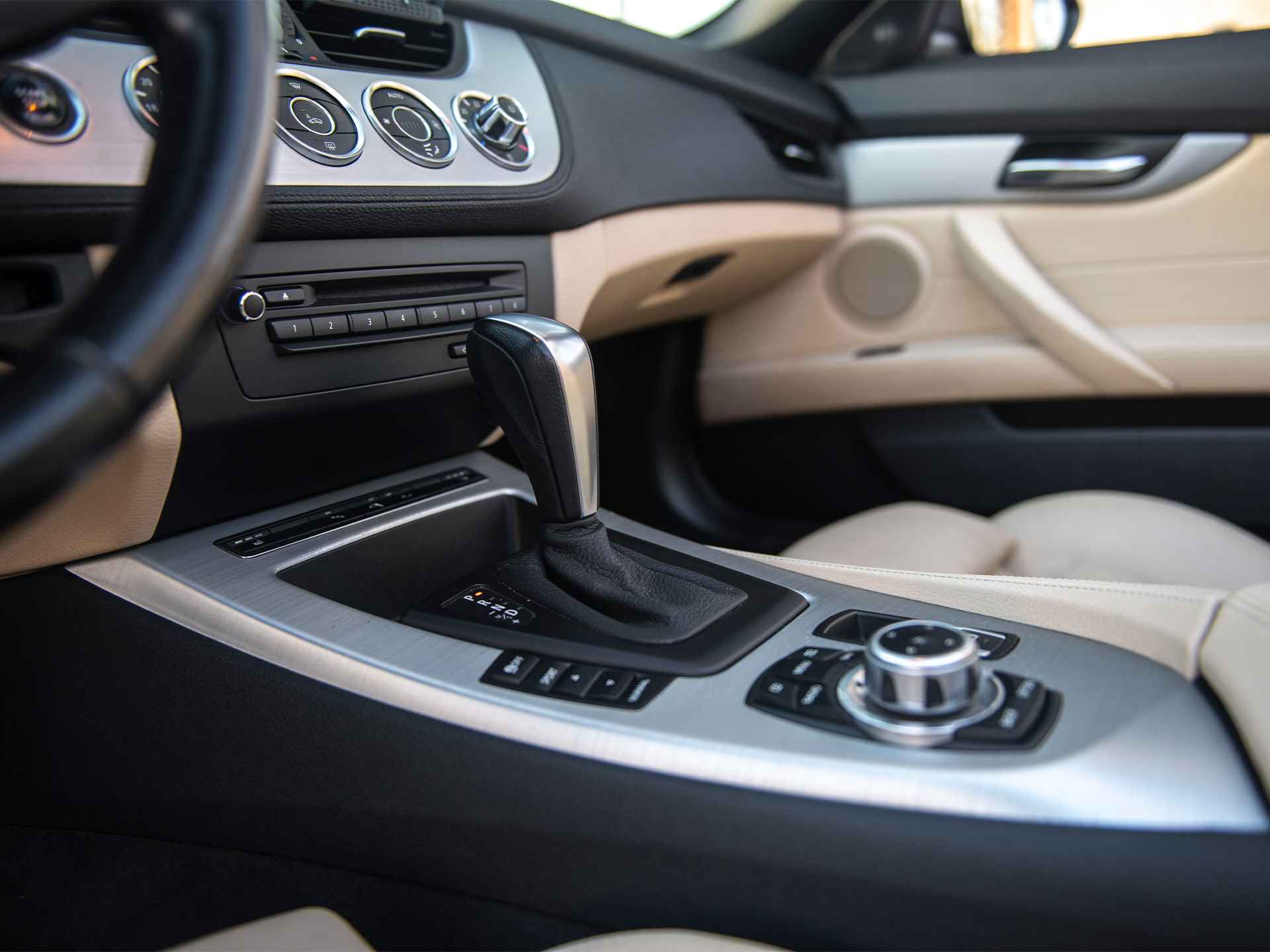 BMW Z4 Roadster sDrive23iA Executive | Apple Carplay | Navi Prof | Comfort Access | Leder | Sportstoelen | Memory Seat | Stoelverw. | Xenon + Grootlichtass. | 19" Lichtmetaal V-spaak 296 | Aut.dimm.spiegels bi+bui. | Schakelflippers - 31/63