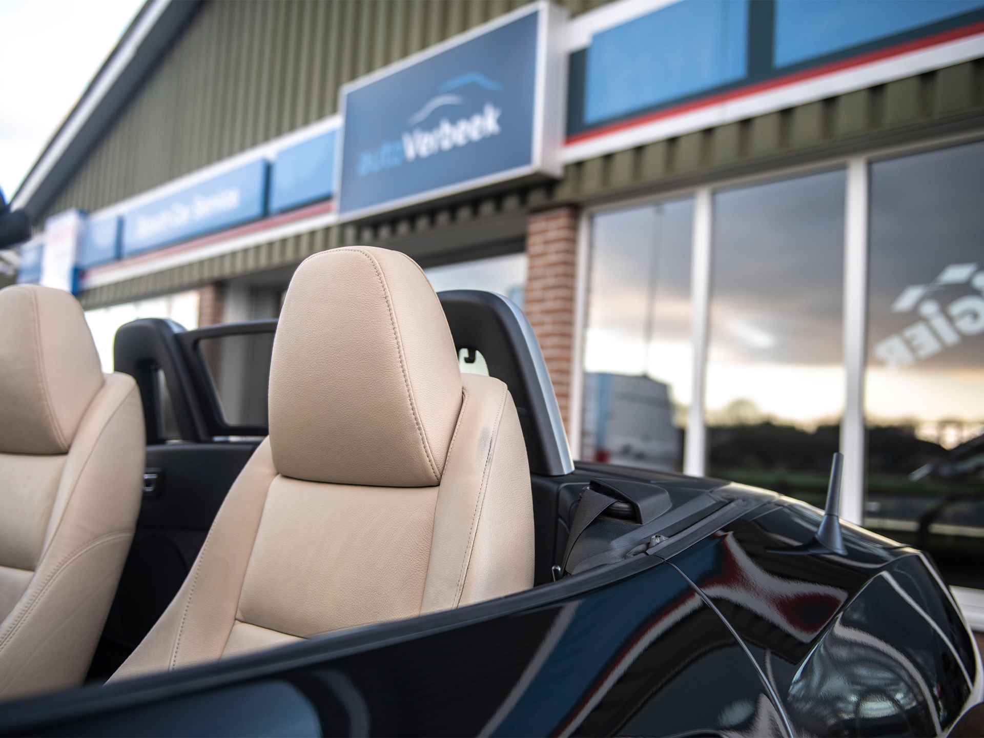 BMW Z4 Roadster sDrive23iA Executive | Apple Carplay | Navi Prof | Comfort Access | Leder | Sportstoelen | Memory Seat | Stoelverw. | Xenon + Grootlichtass. | 19" Lichtmetaal V-spaak 296 | Aut.dimm.spiegels bi+bui. | Schakelflippers - 37/63
