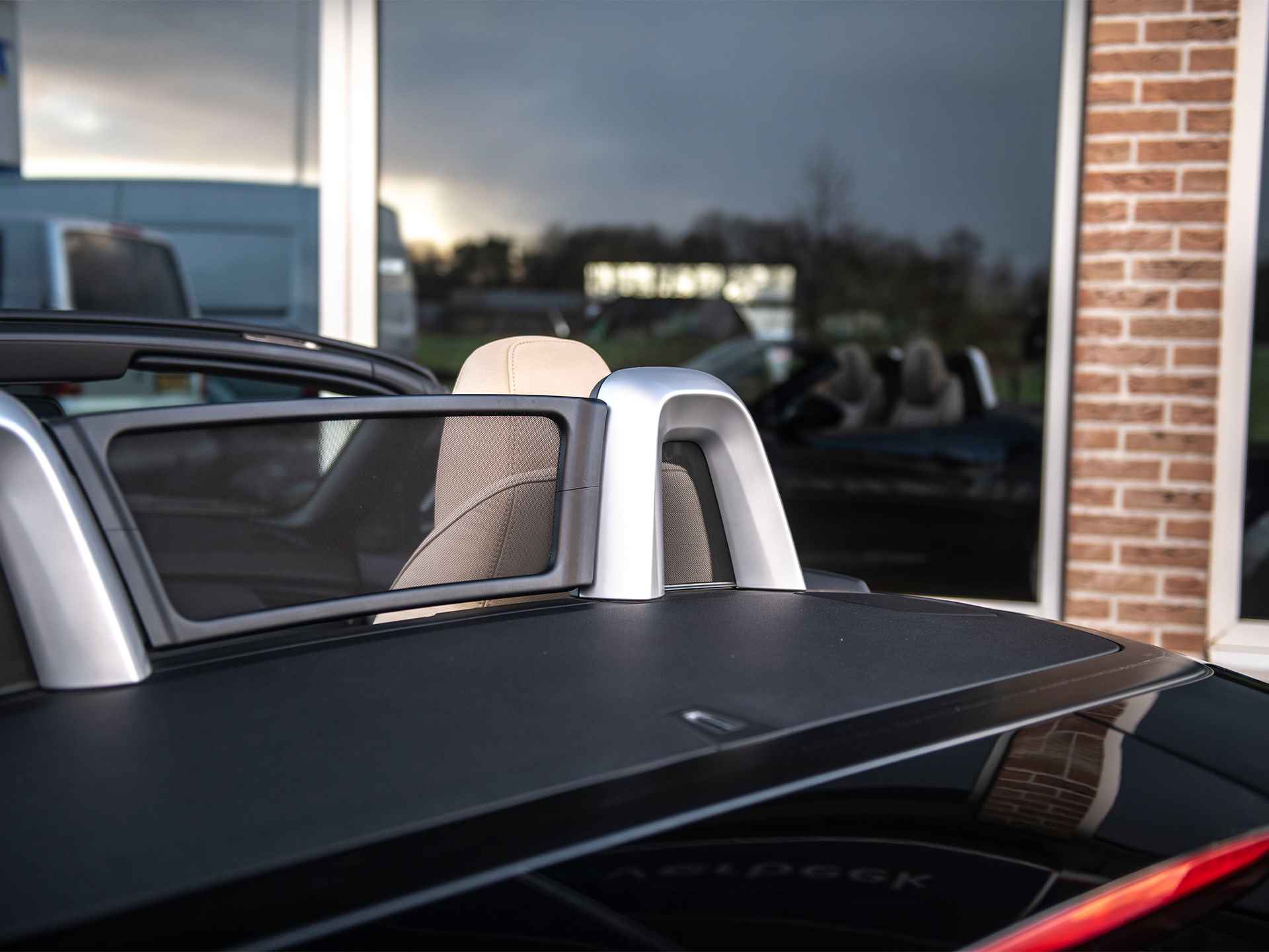 BMW Z4 Roadster sDrive23iA Executive | Apple Carplay | Navi Prof | Comfort Access | Leder | Sportstoelen | Memory Seat | Stoelverw. | Xenon + Grootlichtass. | 19" Lichtmetaal V-spaak 296 | Aut.dimm.spiegels bi+bui. | Schakelflippers - 40/63