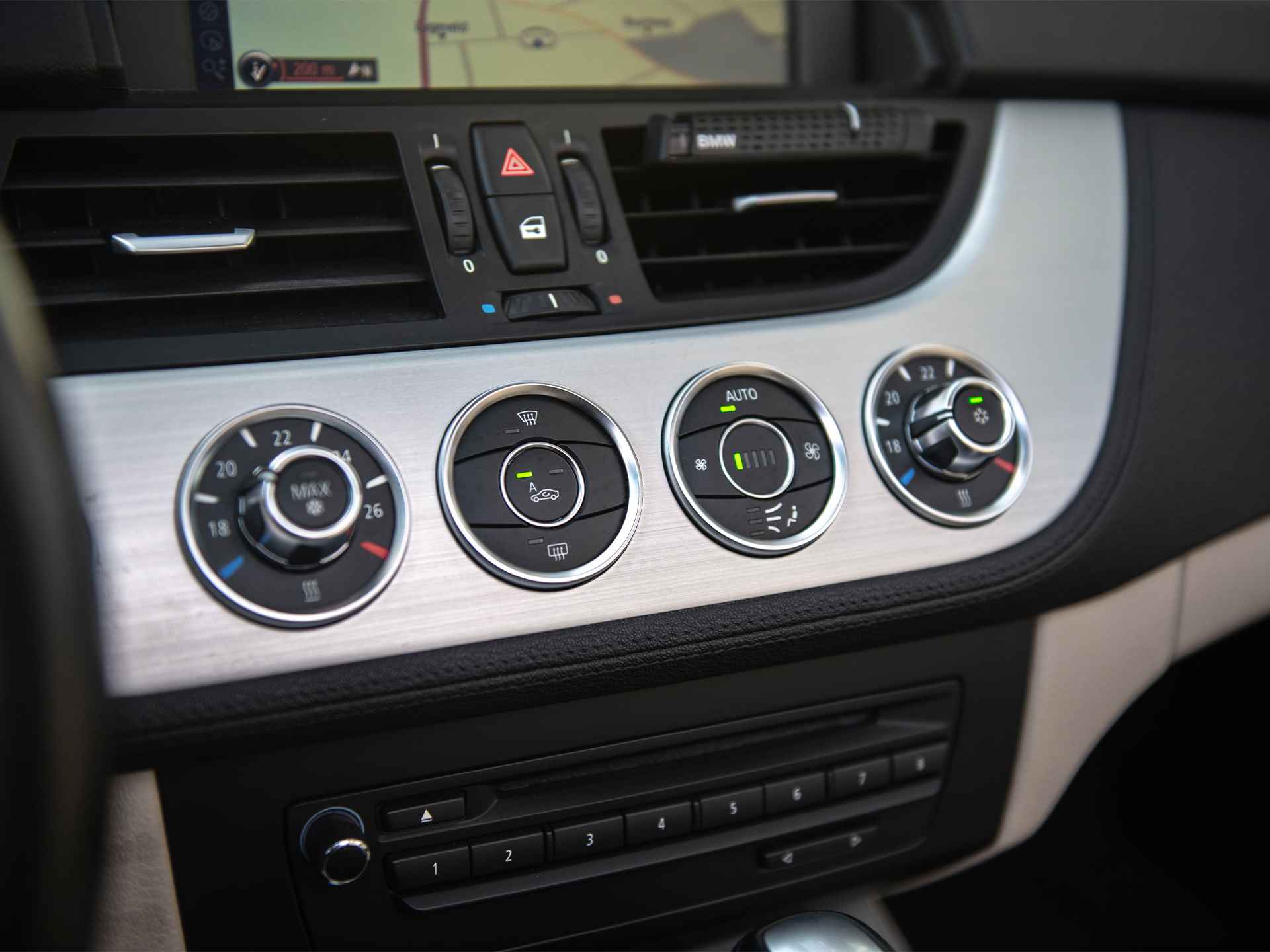 BMW Z4 Roadster sDrive23iA Executive | Apple Carplay | Navi Prof | Comfort Access | Leder | Sportstoelen | Memory Seat | Stoelverw. | Xenon + Grootlichtass. | 19" Lichtmetaal V-spaak 296 | Aut.dimm.spiegels bi+bui. | Schakelflippers - 42/63