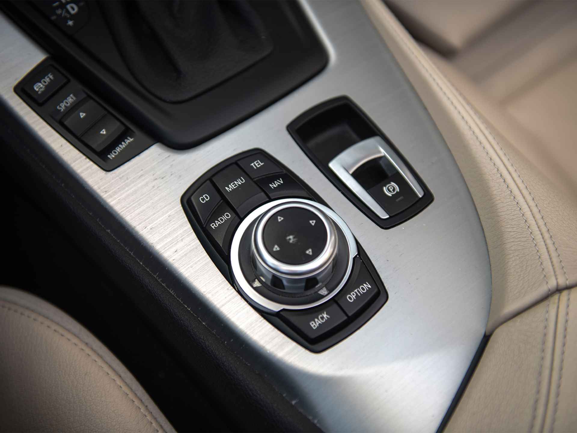 BMW Z4 Roadster sDrive23iA Executive | Apple Carplay | Navi Prof | Comfort Access | Leder | Sportstoelen | Memory Seat | Stoelverw. | Xenon + Grootlichtass. | 19" Lichtmetaal V-spaak 296 | Aut.dimm.spiegels bi+bui. | Schakelflippers - 59/63