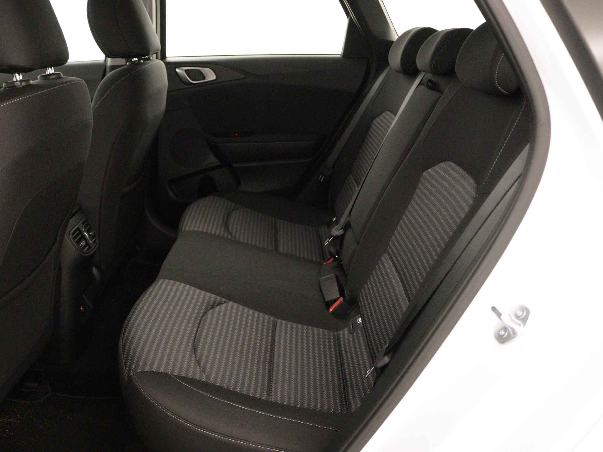 Kia Ceed Sportswagon 1.0 Turbo 120pk DynamicLine | Lichtmetalen velgen | Camera | Navigatie | Lane Assist | Apple Car Play | Inclusief KIA Garantie tot 29-02-2024! - 22/43