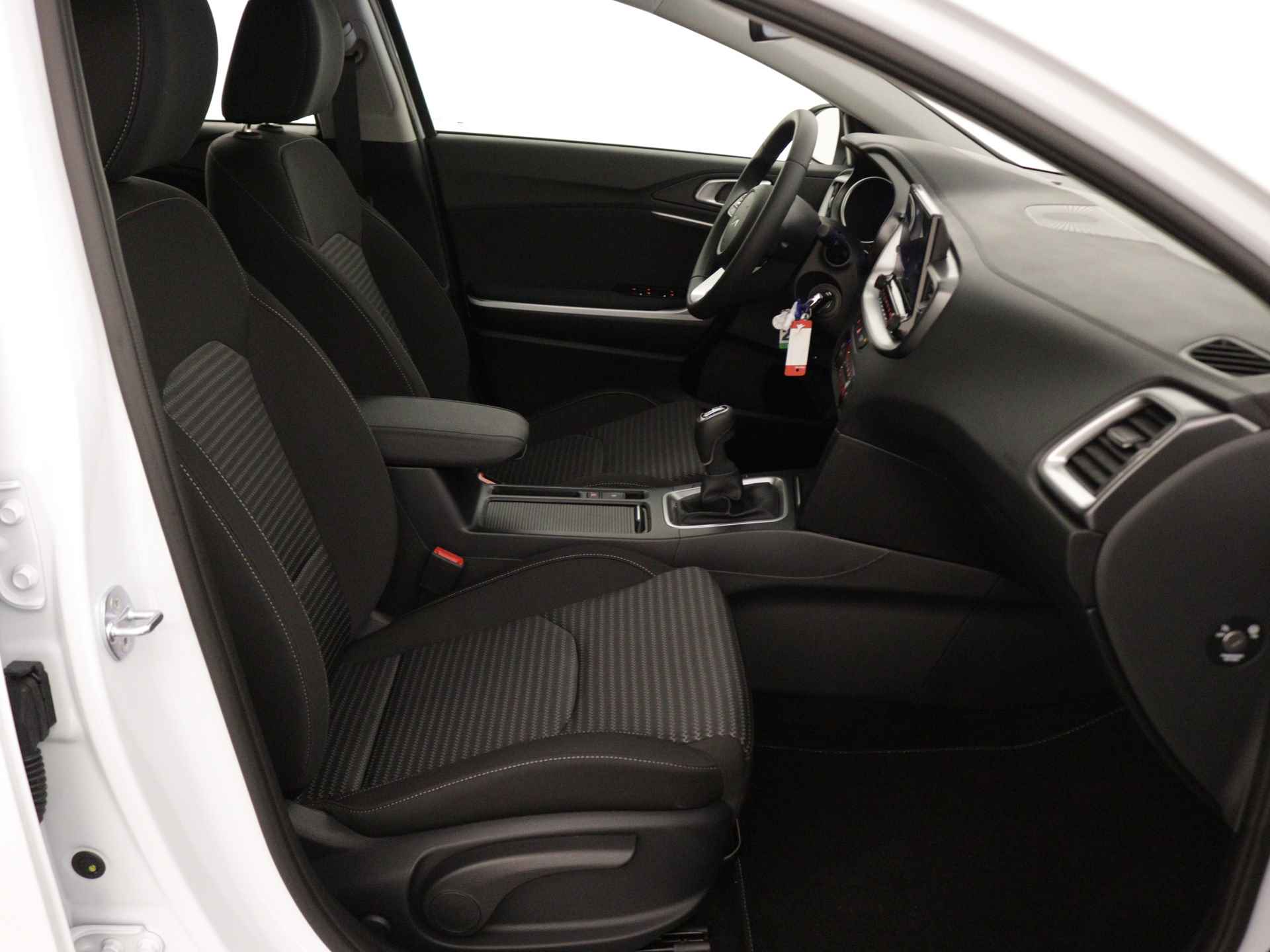 Kia Ceed Sportswagon 1.0 Turbo 120pk DynamicLine | Lichtmetalen velgen | Camera | Navigatie | Lane Assist | Apple Car Play | Inclusief KIA Garantie tot 29-02-2024! - 31/43