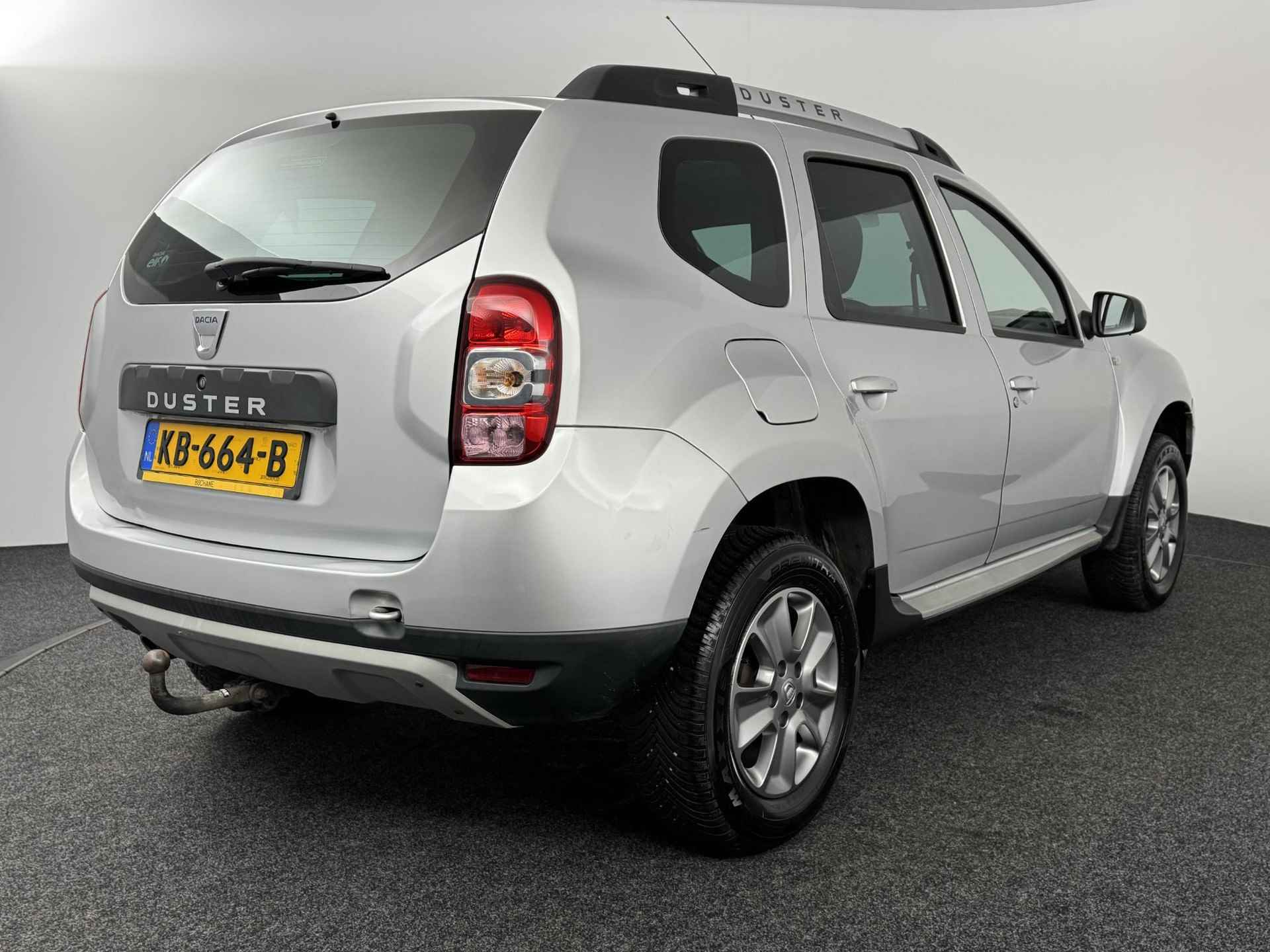 Dacia Duster 1.2 TCe 4x2 Lauréate  | Trekhaak | Navigatie | Licht Metalen Velgen | - 3/43