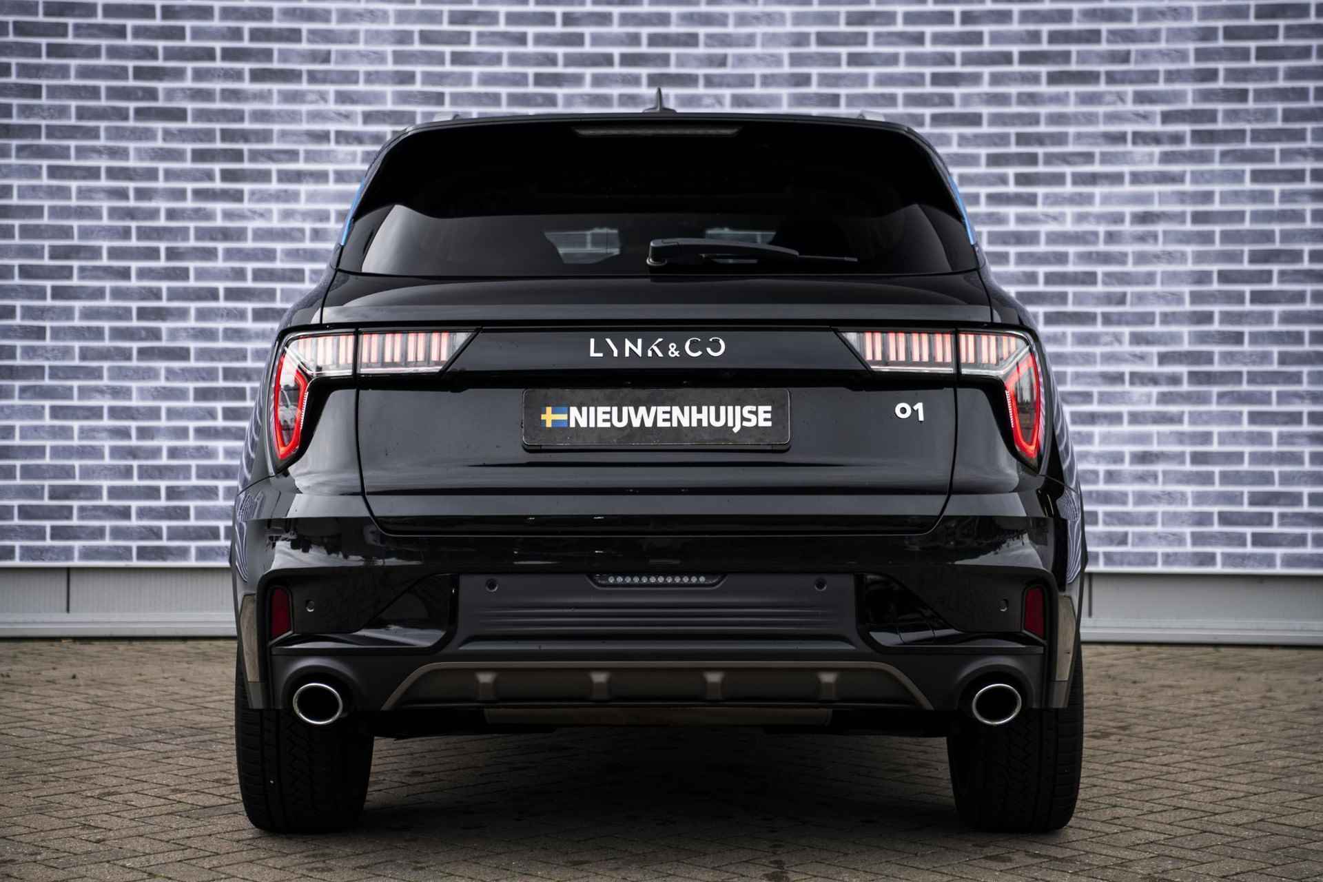 Lynk & Co 01 1.5 Plug-in Hybrid | Panoramadak | Adaptive cruise control | Camera | Navigatie | LED koplampen | Keyless | Apple Carplay / Android Auto | Dode hoek detectie | 20 inch velgen | - 11/34