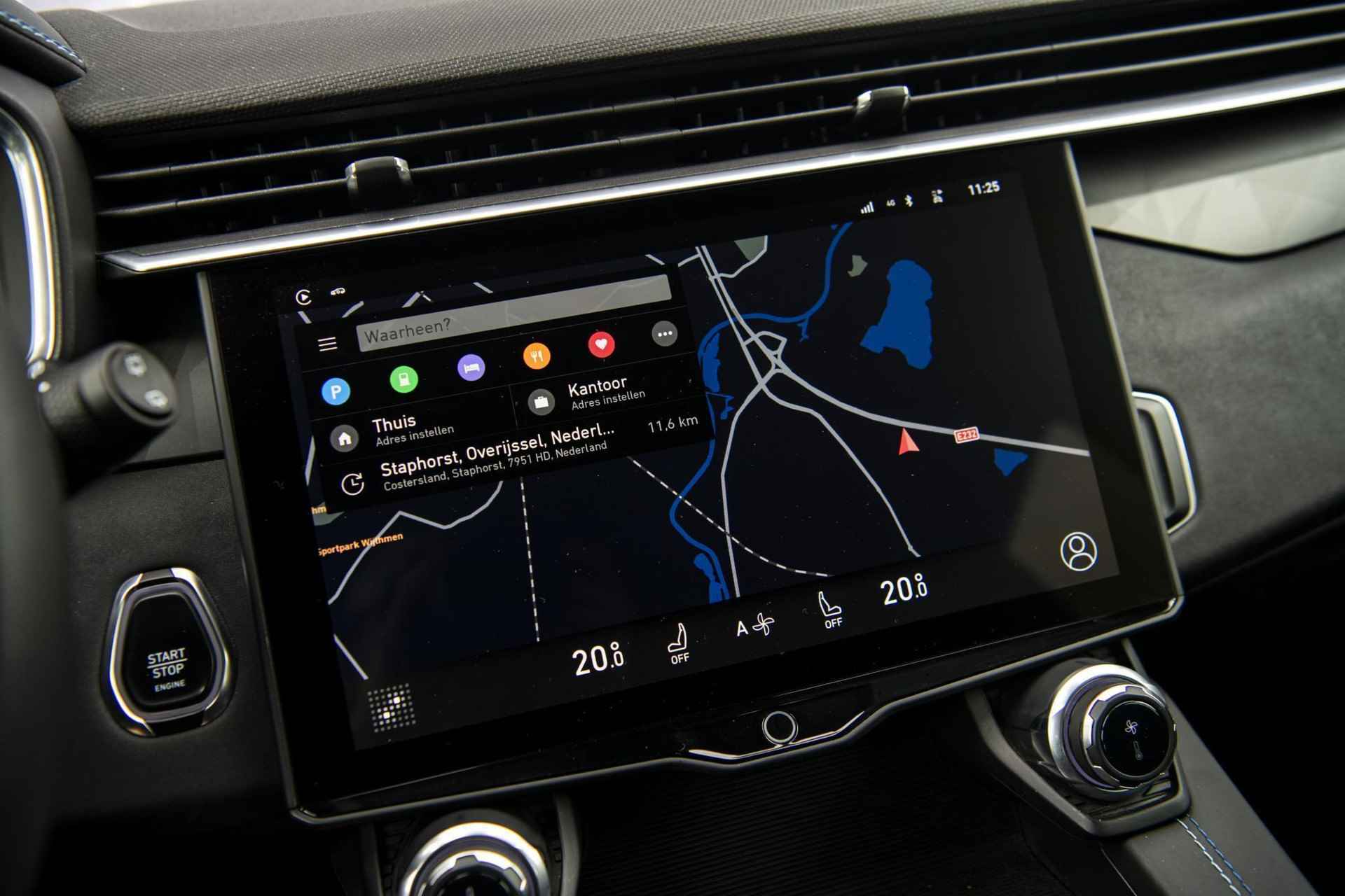 Lynk & Co 01 1.5 Plug-in Hybrid | Panoramadak | Adaptive cruise control | Camera | Navigatie | LED koplampen | Keyless | Apple Carplay / Android Auto | Dode hoek detectie | 20 inch velgen | - 13/34