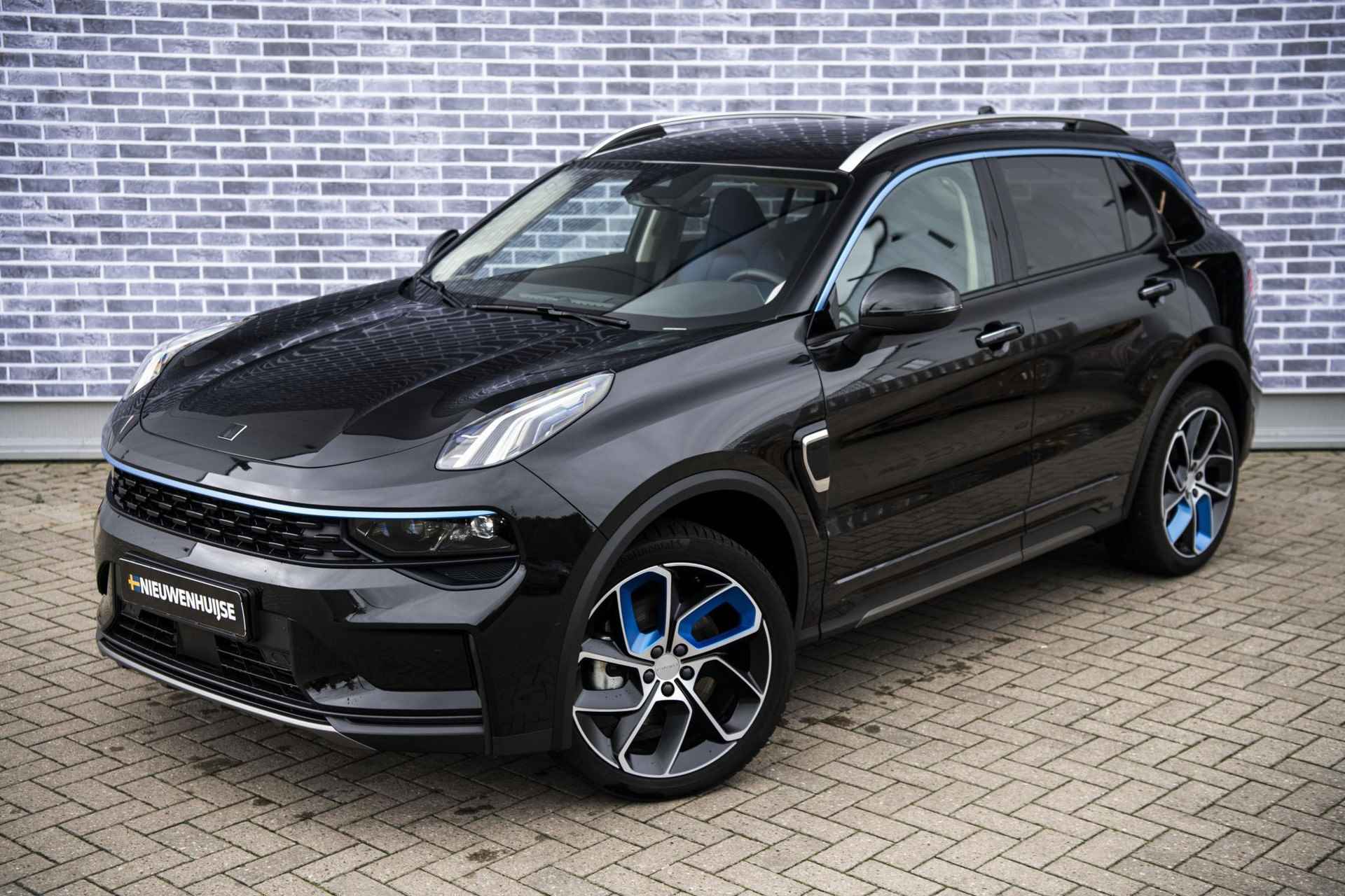 Lynk & Co 01 1.5 Plug-in Hybrid | Panoramadak | Adaptive cruise control | Camera | Navigatie | LED koplampen | Keyless | Apple Carplay / Android Auto | Dode hoek detectie | 20 inch velgen | - 16/34