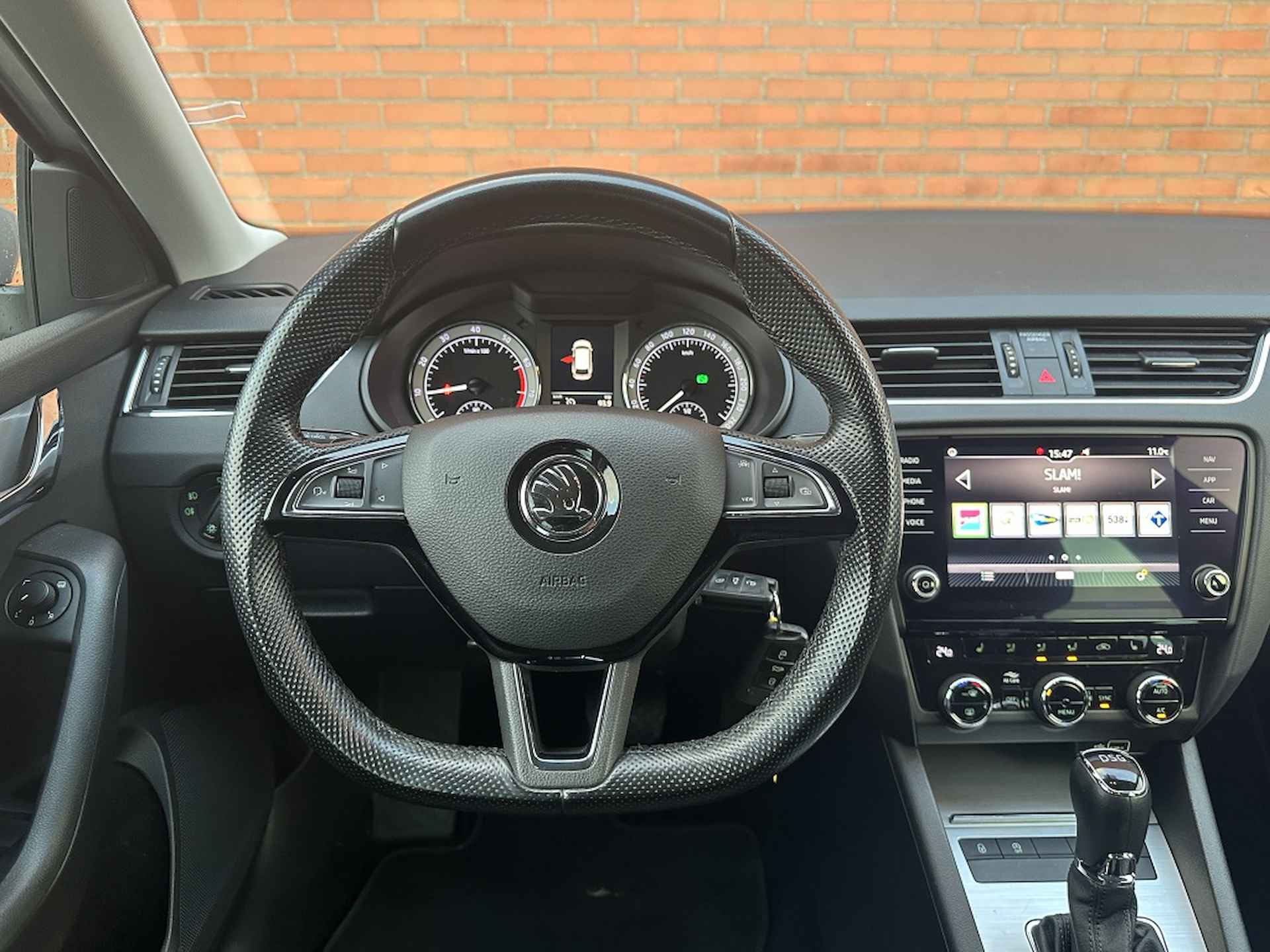 Skoda Octavia Combi 1.5 TSI Business Edition 150PK Automaat Navigatie Half Leder - 28/37