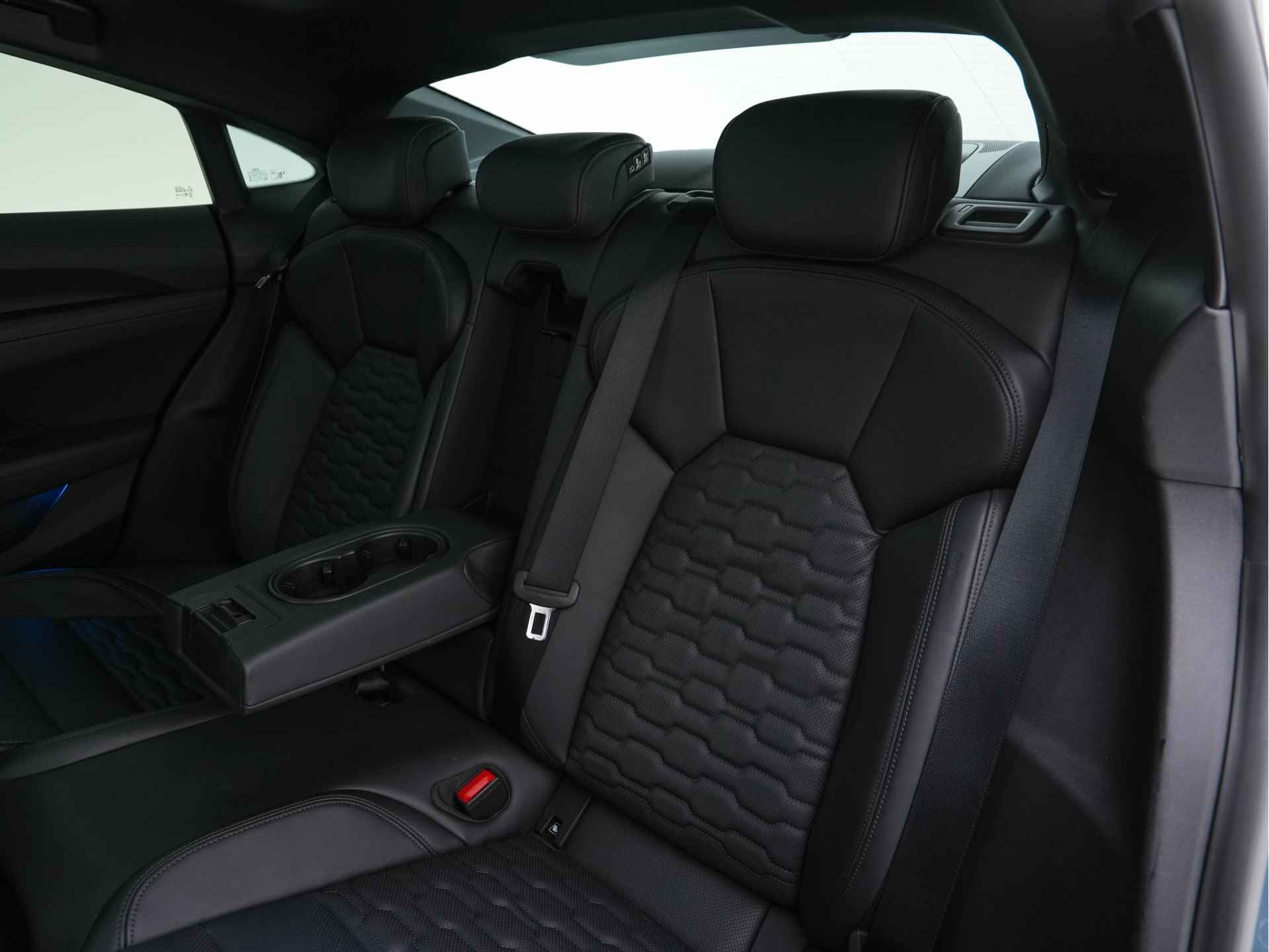 Audi e-tron GT 93 kWh [ 3-Fase ] *PANO |  | FULL-LEATHER | BANG&OLUFSEN-AUDIO | HEAD-UP | ADAPT.CRUISE | BLIS |  MATRIX-LED | AIR-SUSPENSION | SPORT-SEATS | SURROUND-VIEW | KEYLESS | DIGI-COCKPIT | DAB+ | NAVI-FULLMAP | 21"A - 30/44