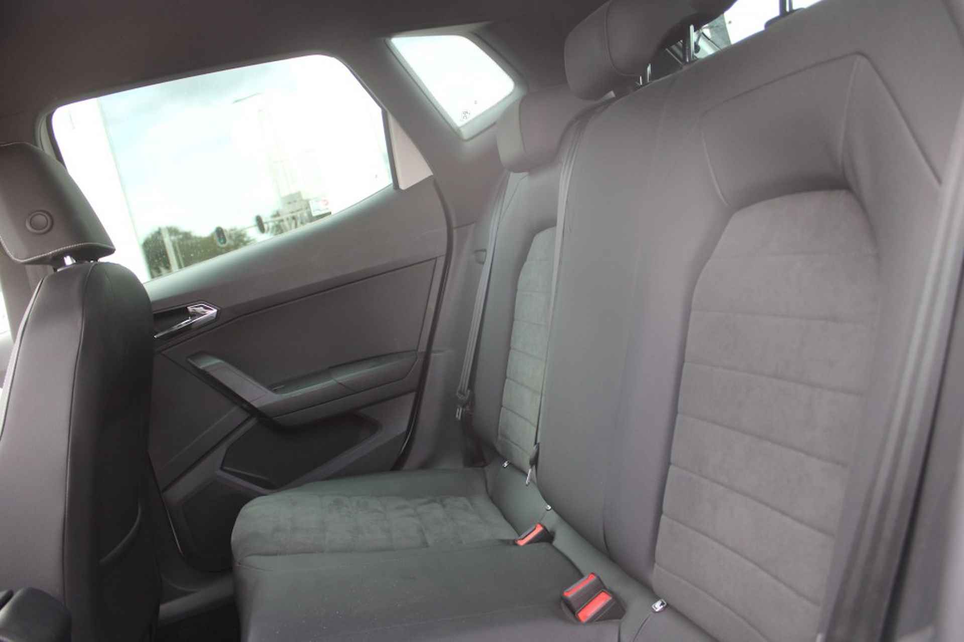 SEAT Arona 1.0 TSi  Xcellence Pack Beats+Proff.+Winter Apple Car Leder LED - 18/34