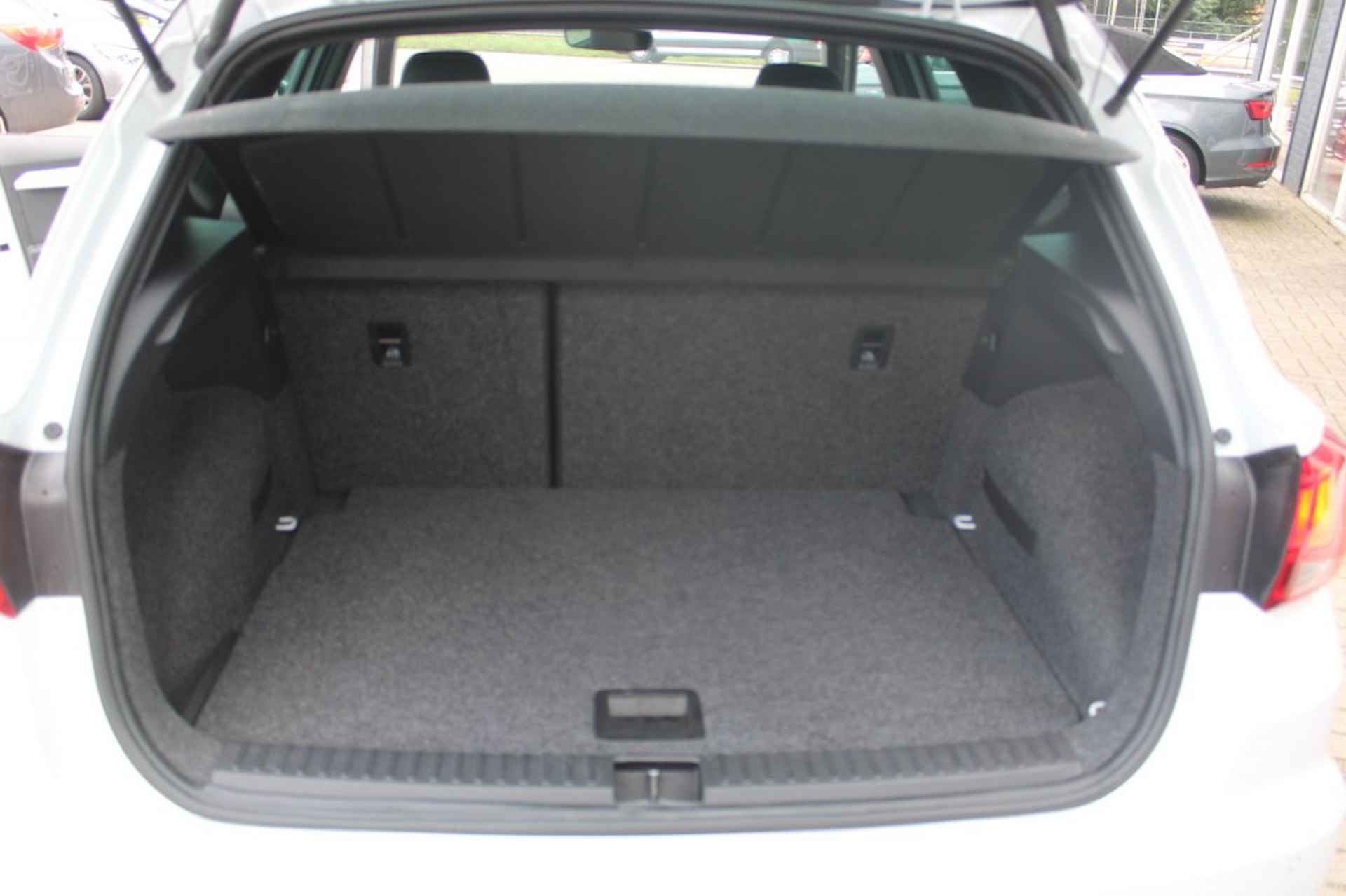 SEAT Arona 1.0 TSi  Xcellence Pack Beats+Proff.+Winter Apple Car Leder LED - 30/34