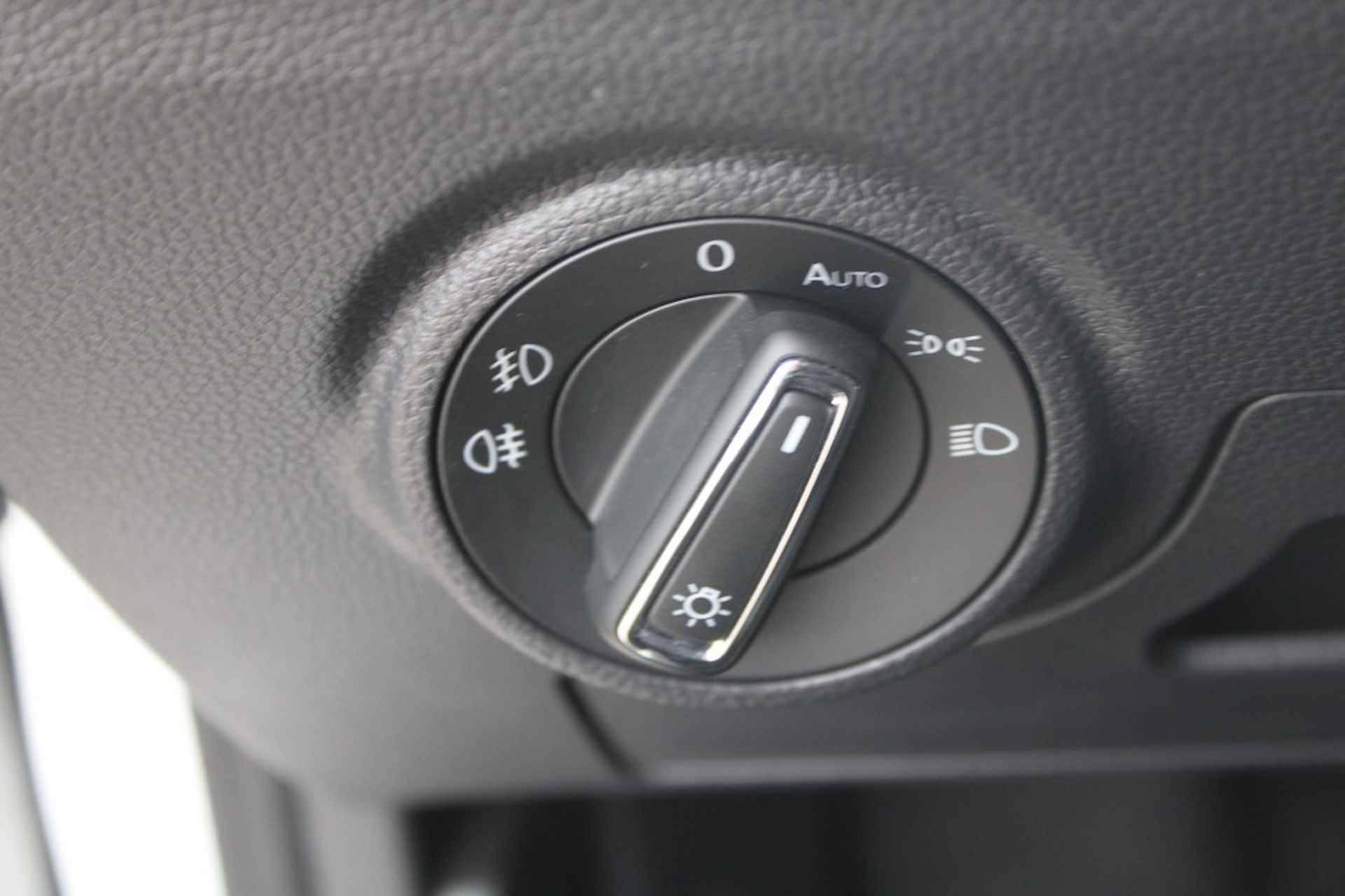 SEAT Arona 1.0 TSi  Xcellence Pack Beats+Proff.+Winter Apple Car Leder LED - 31/34