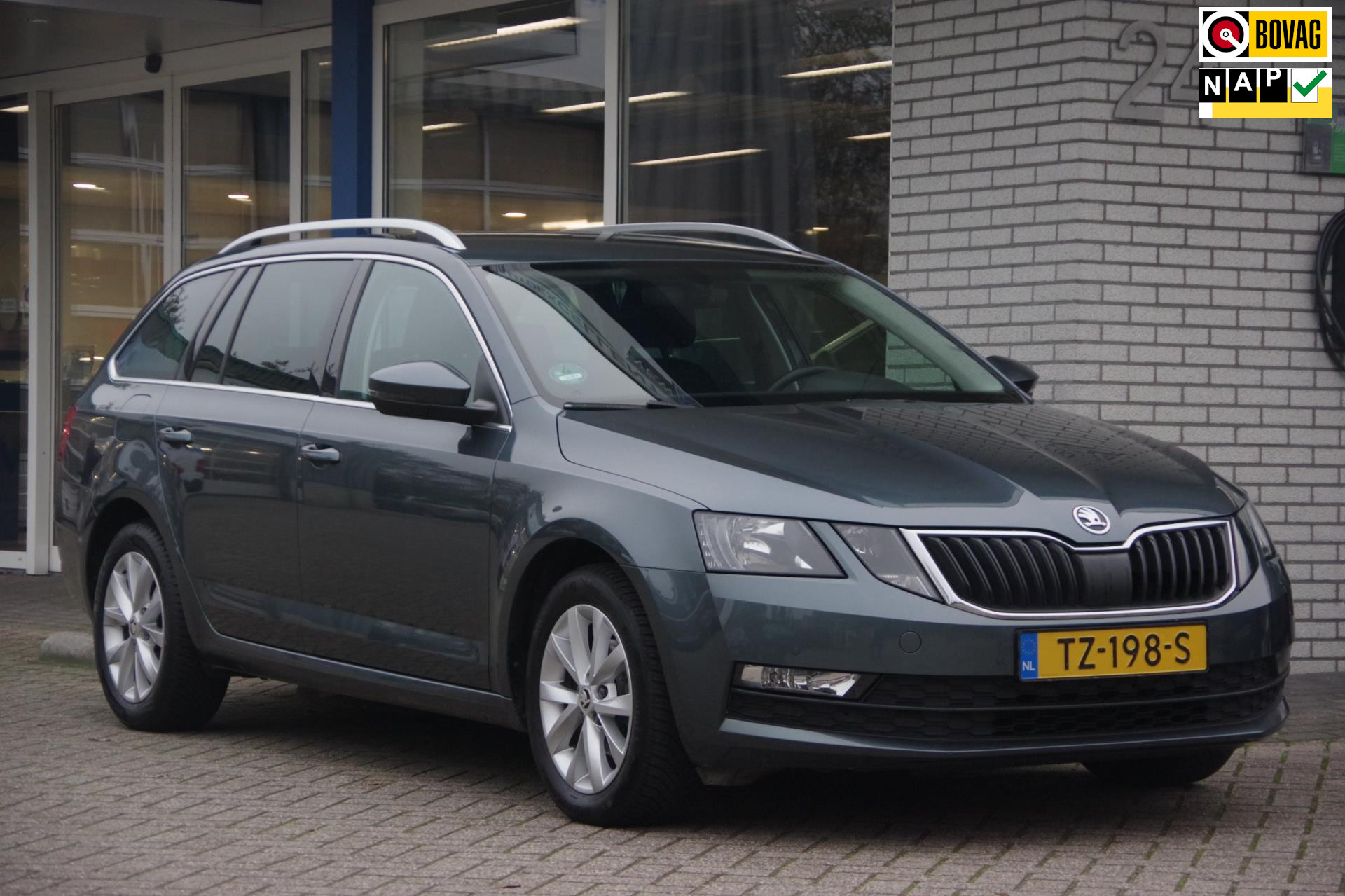 Skoda Octavia Combi 1.6 TDI Ambition Business Navigatie Trekhaak Stoelverwarming