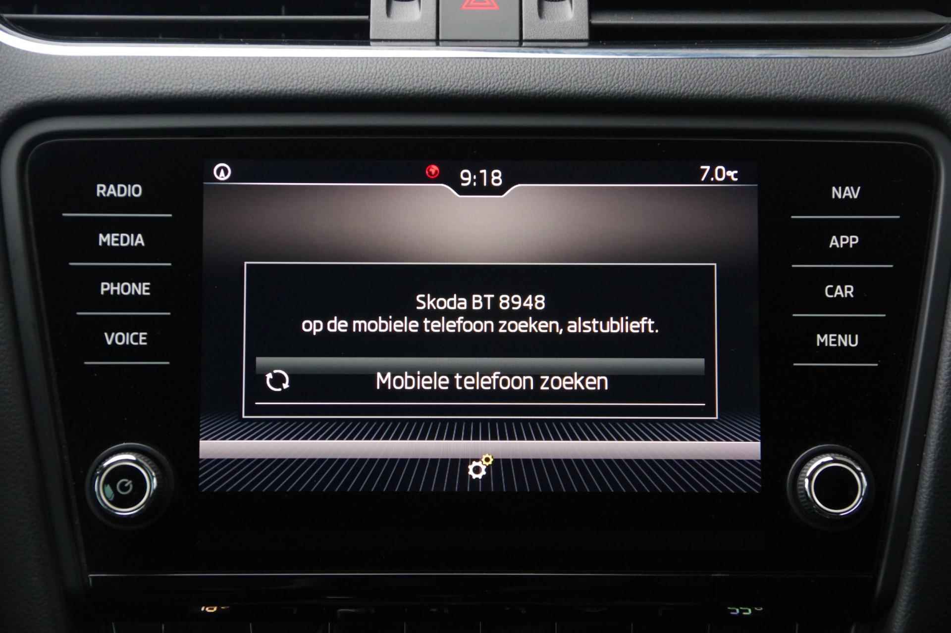 Skoda Octavia Combi 1.6 TDI Ambition Business Navigatie Trekhaak Stoelverwarming - 20/31