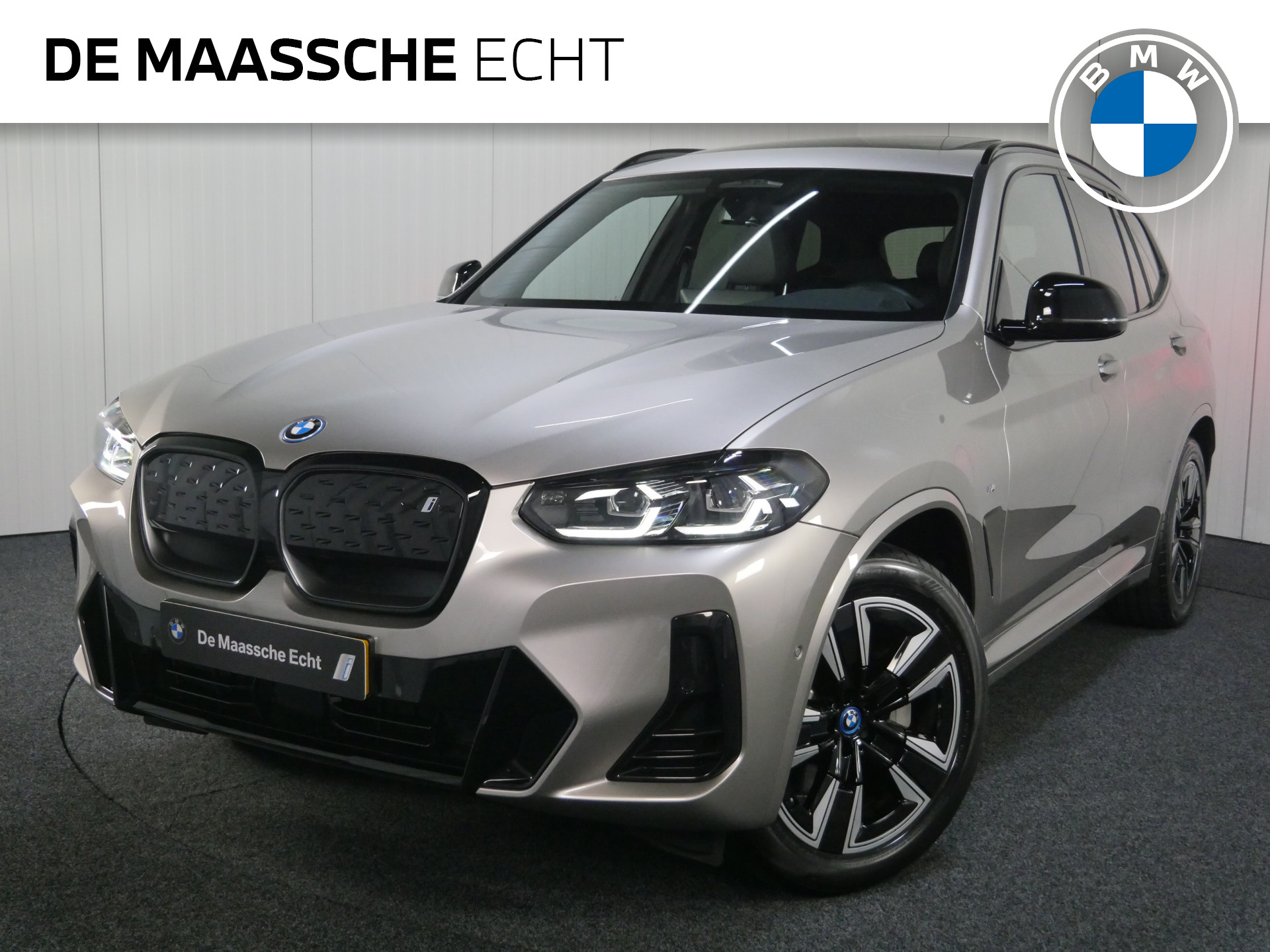 BMW iX3 Executive 80 kWh / Adaptief onderstel / Trekhaak / Sportstoelen / Stoelverwarming / Adaptieve LED / Parking Assistant / Live Cockpit Professional