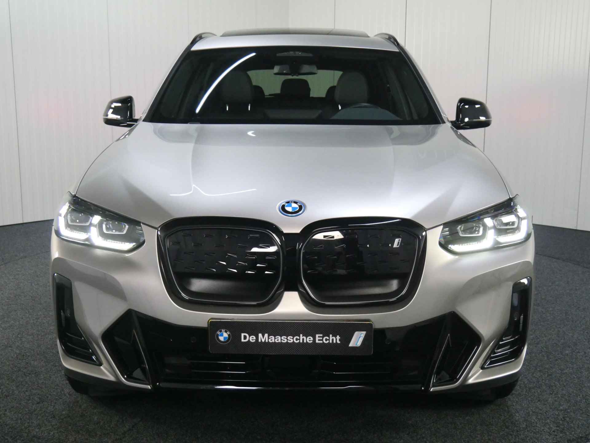 BMW iX3 Executive 80 kWh / Adaptief onderstel / Trekhaak / Sportstoelen / Stoelverwarming / Adaptieve LED / Parking Assistant / Live Cockpit Professional - 7/34