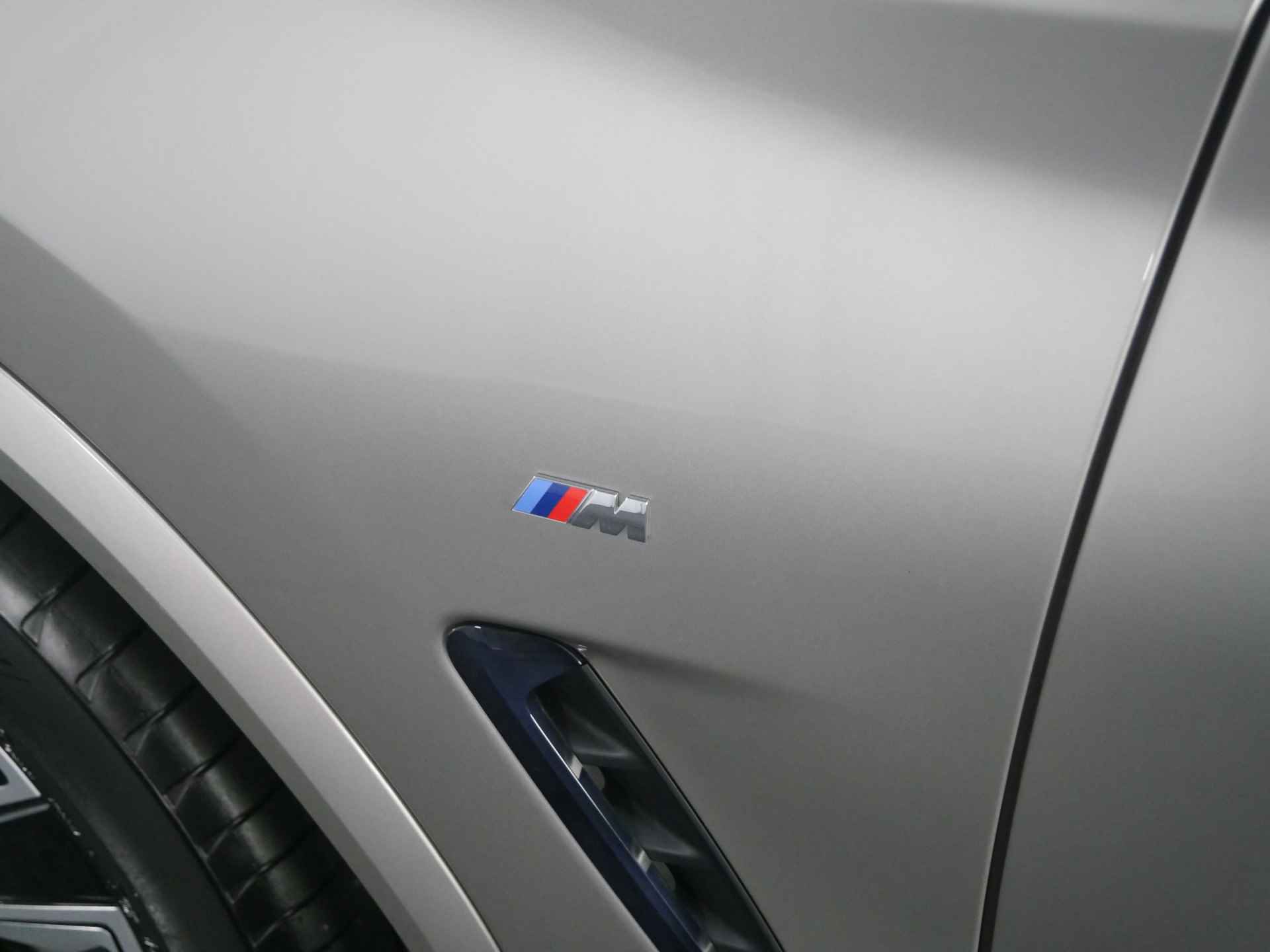 BMW iX3 Executive 80 kWh / Adaptief onderstel / Trekhaak / Sportstoelen / Stoelverwarming / Adaptieve LED / Parking Assistant / Live Cockpit Professional - 26/34