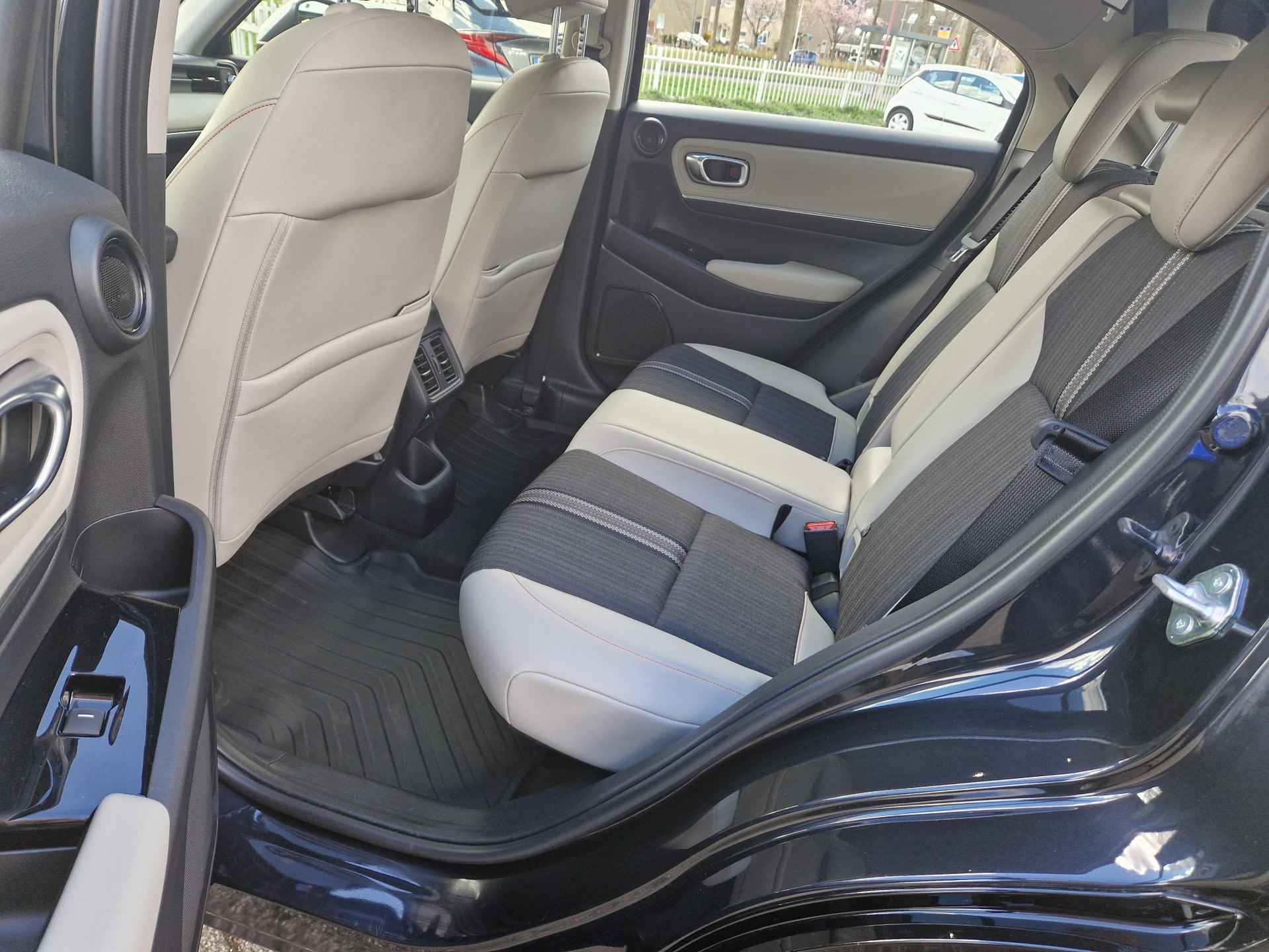 Honda HR-V 1.5 e:HEV Advance Style Parkeersensoren V+A,  Elektrische achterklep, Privacy glass , All-in Rijklaarprijs - 4/33