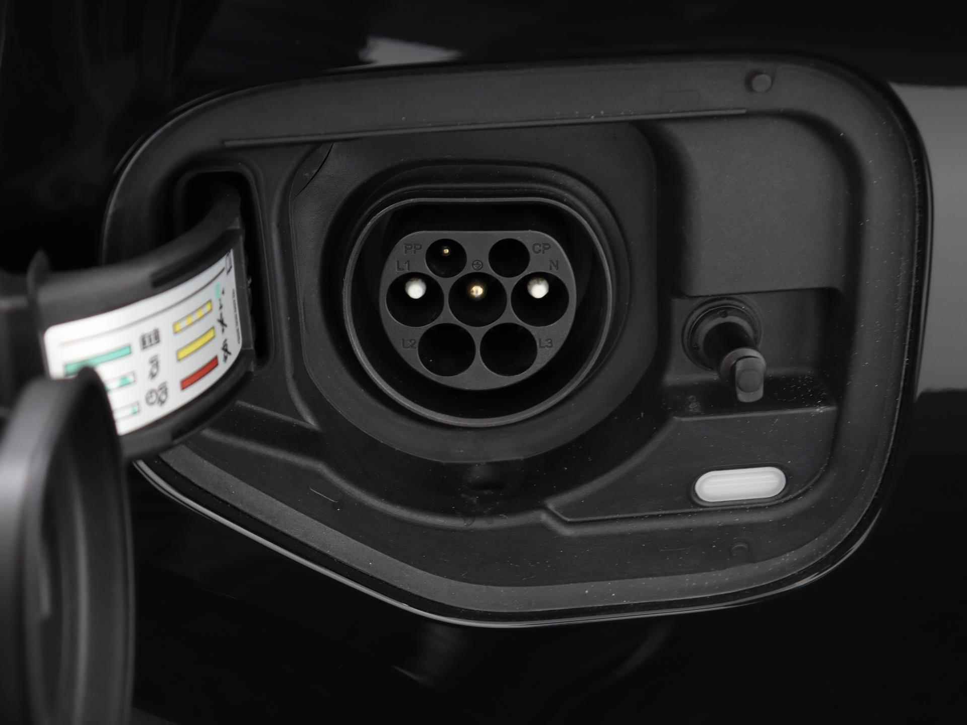 CUPRA Leon Sportstourer 1.4 TSI e-Hybrid VZ Performance 245 PK | Apple CarPlay | Blind Spot Detectie | Camera | 19" | - 16/55
