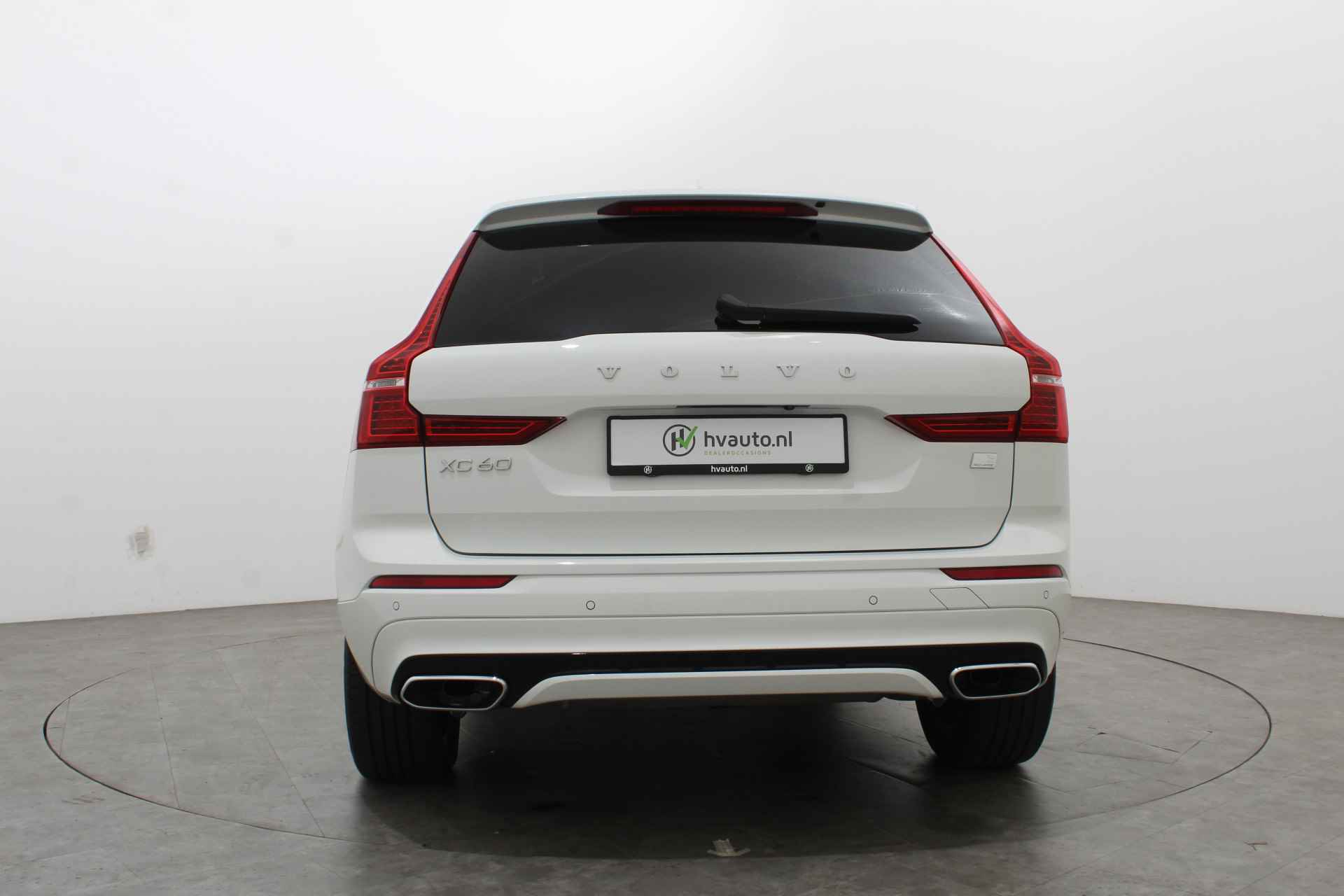 Volvo XC60 2.0 RECHARGE 340PK T6 AWD R-DESIGN AUT8 | Panoramadak | Winterpakket | Parkeerpakket - 30/55