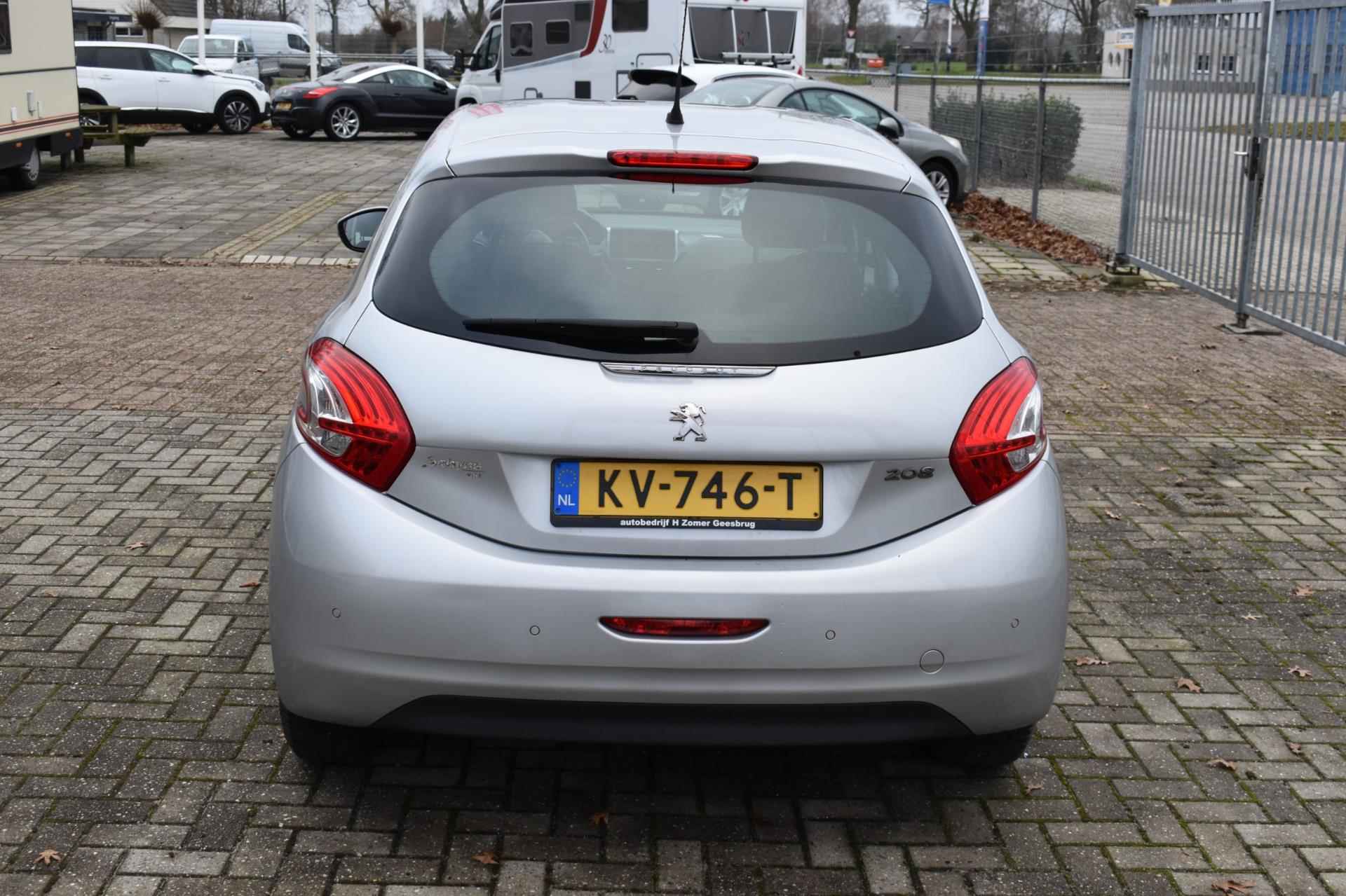 Peugeot 208 1.4 HDi Active - 3/19