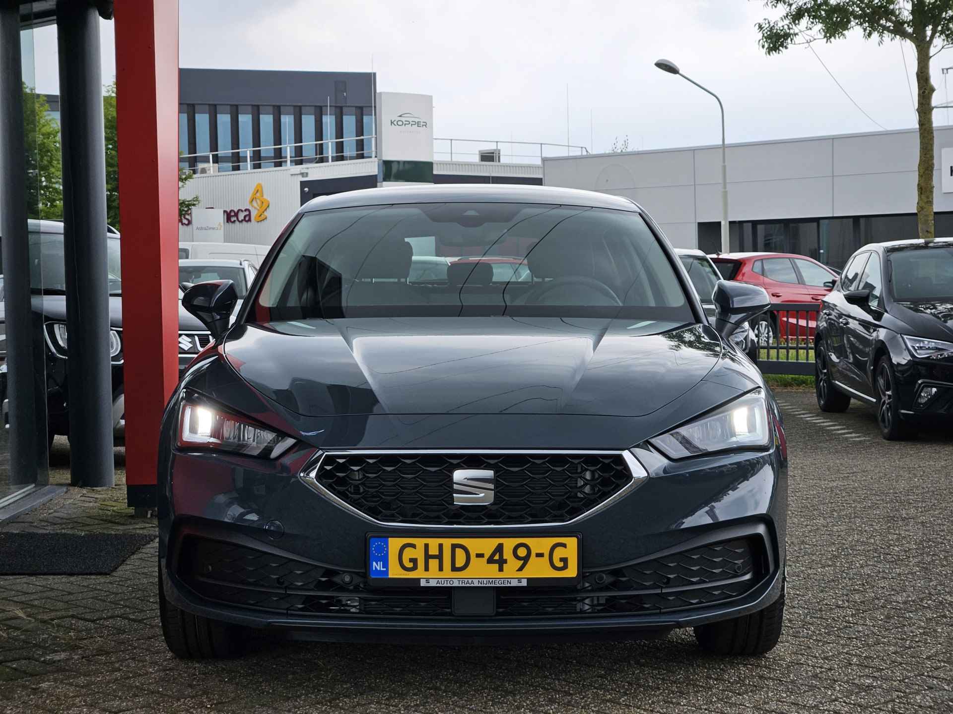 SEAT Leon 1.5 TSI Style / Parkeersensoren voor en achter / NIEUW 2025 MODEL / - 22/23