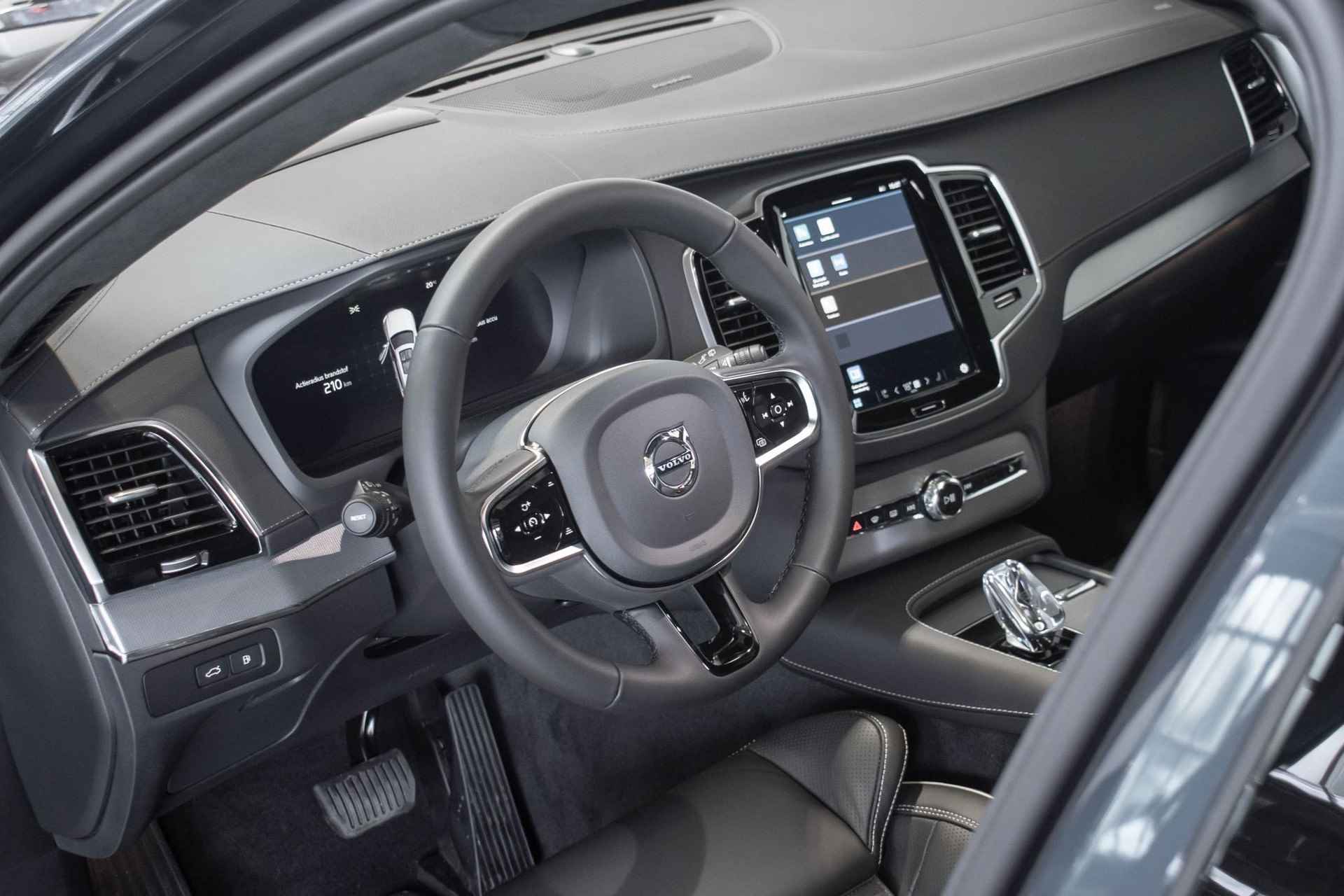 Volvo XC90 T8 Recharge AWD Ultimate Dark | Nieuwe Auto | Direct leverbaar | Luchtvering | Harman Kardon premium audio | 22'' Lichtmetalen velgen | Getint glas | Nappa lederen bekleding | Google infotainment - 3/41