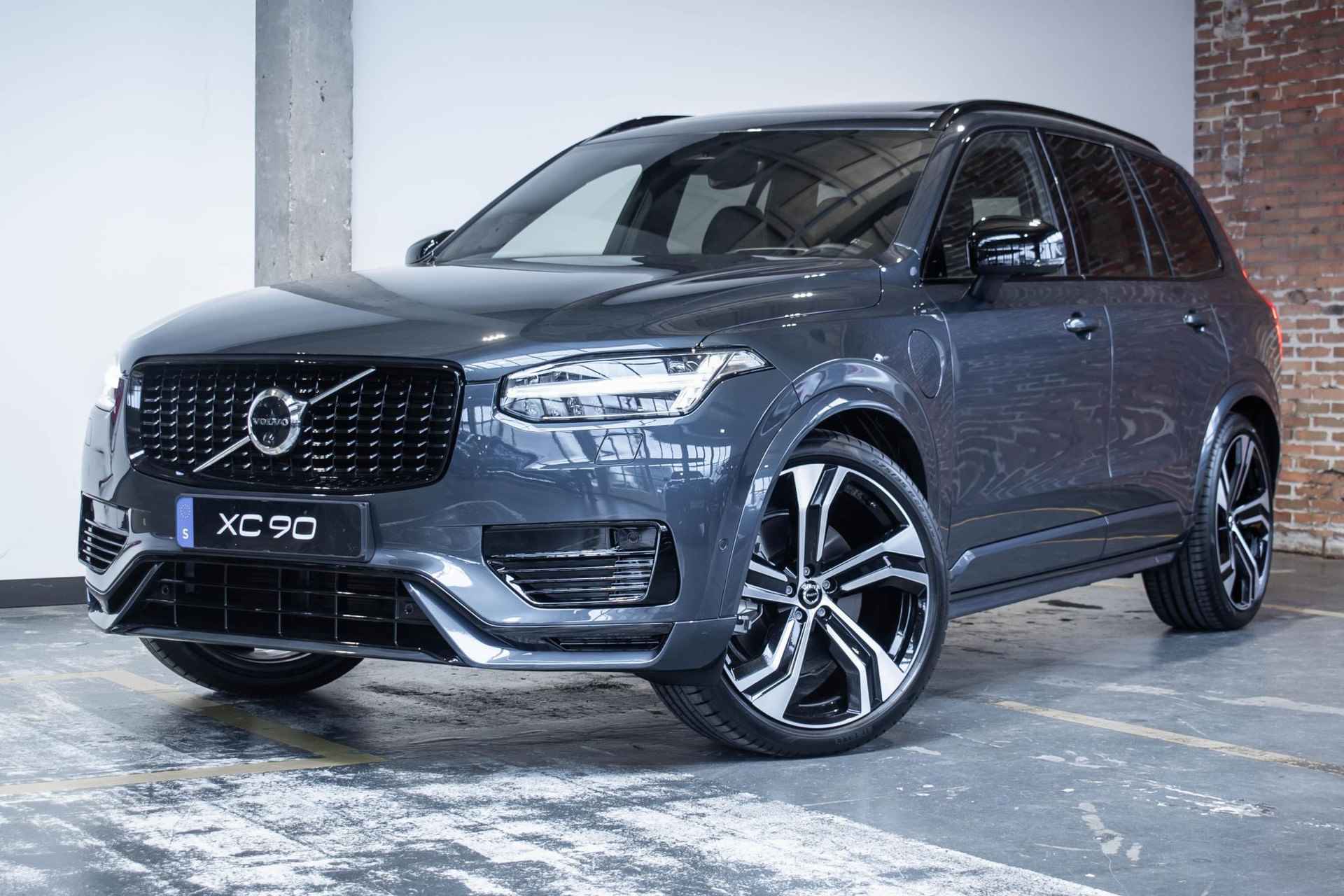 Volvo XC90 T8 Recharge AWD Ultimate Dark | Nieuwe Auto | Direct leverbaar | Luchtvering | Harman Kardon premium audio | 22'' Lichtmetalen velgen | Getint glas | Nappa lederen bekleding | Google infotainment - 8/41