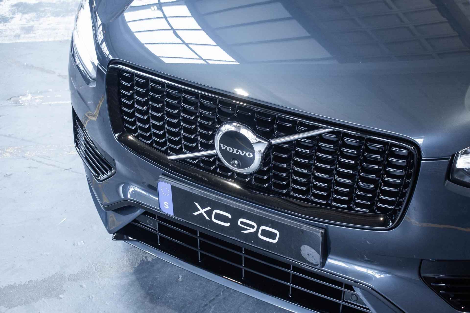 Volvo XC90 T8 Recharge AWD Ultimate Dark | Nieuwe Auto | Direct leverbaar | Luchtvering | Harman Kardon premium audio | 22'' Lichtmetalen velgen | Getint glas | Nappa lederen bekleding | Google infotainment - 14/41