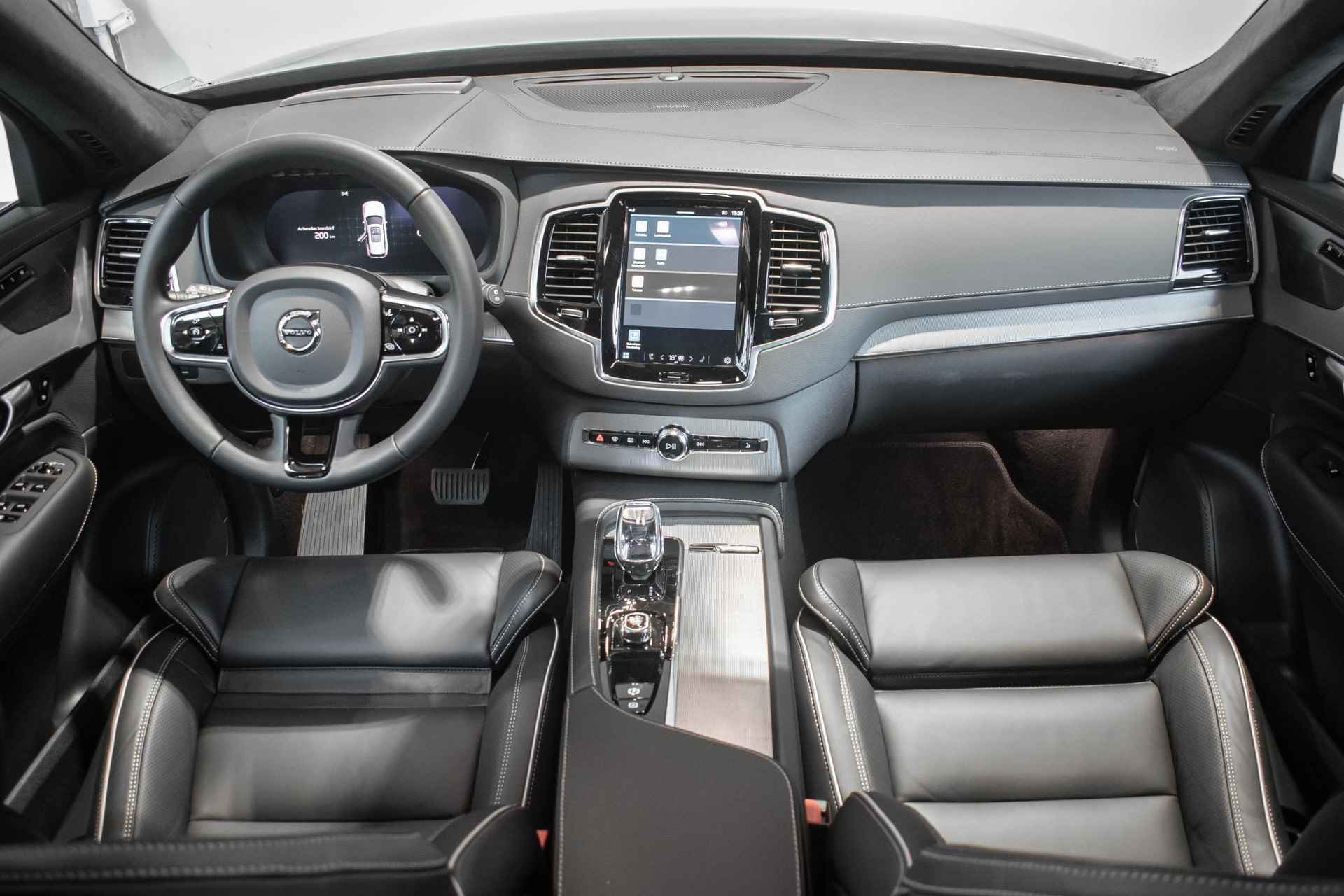 Volvo XC90 T8 Recharge AWD Ultimate Dark | Nieuwe Auto | Direct leverbaar | Luchtvering | Harman Kardon premium audio | 22'' Lichtmetalen velgen | Getint glas | Nappa lederen bekleding | Google infotainment - 17/41