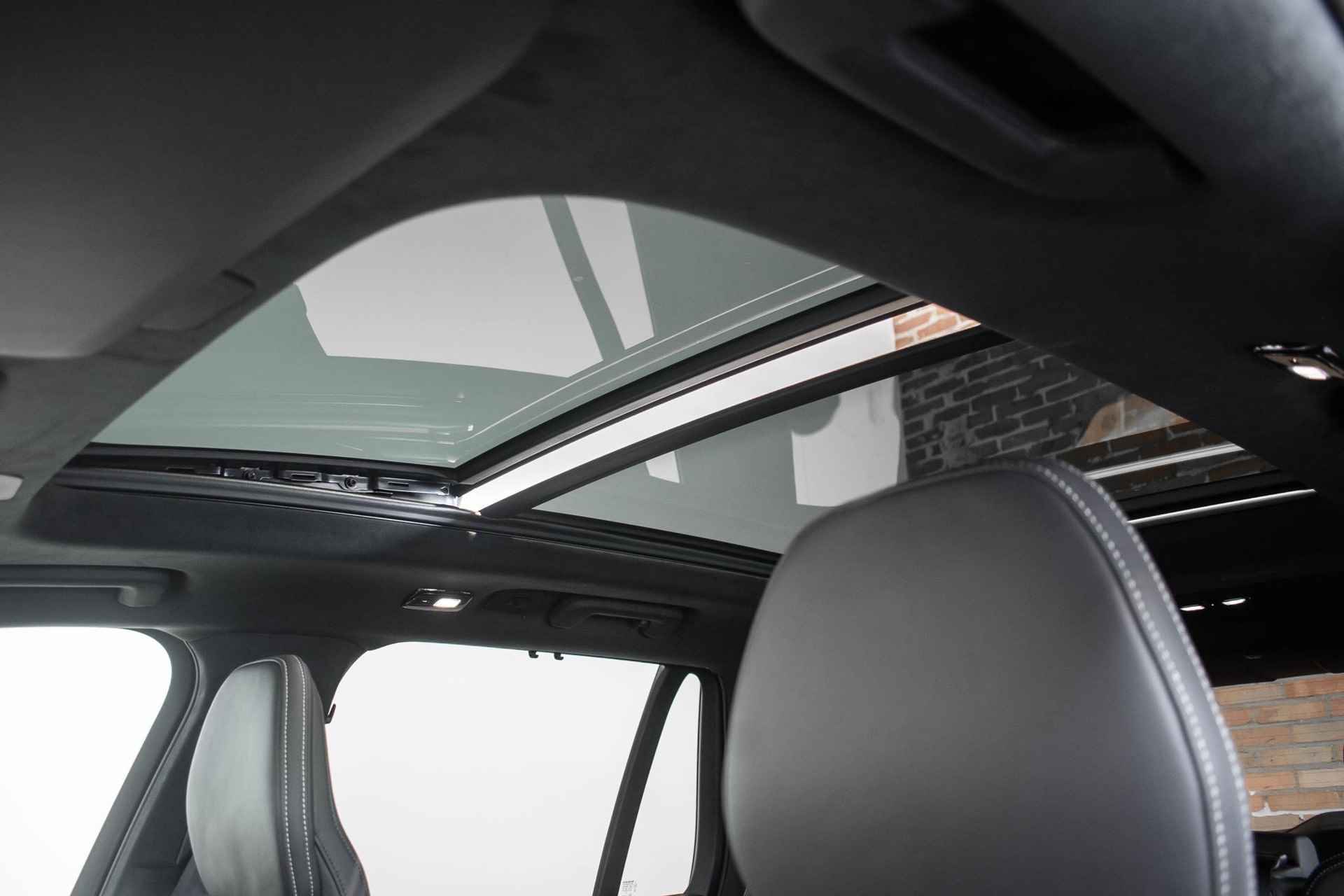 Volvo XC90 T8 Recharge AWD Ultimate Dark | Nieuwe Auto | Direct leverbaar | Luchtvering | Harman Kardon premium audio | 22'' Lichtmetalen velgen | Getint glas | Nappa lederen bekleding | Google infotainment - 30/41