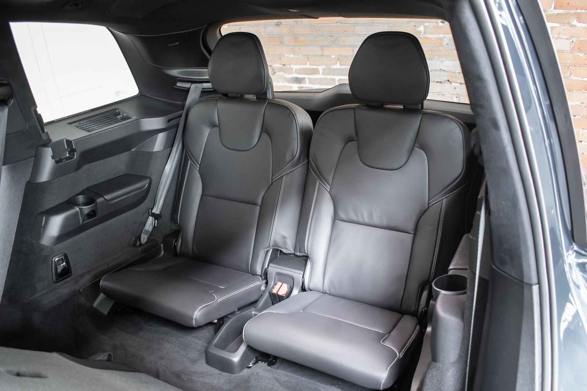 Volvo XC90 T8 Recharge AWD Ultimate Dark | Nieuwe Auto | Direct leverbaar | Luchtvering | Harman Kardon premium audio | 22'' Lichtmetalen velgen | Getint glas | Nappa lederen bekleding | Google infotainment - 33/41