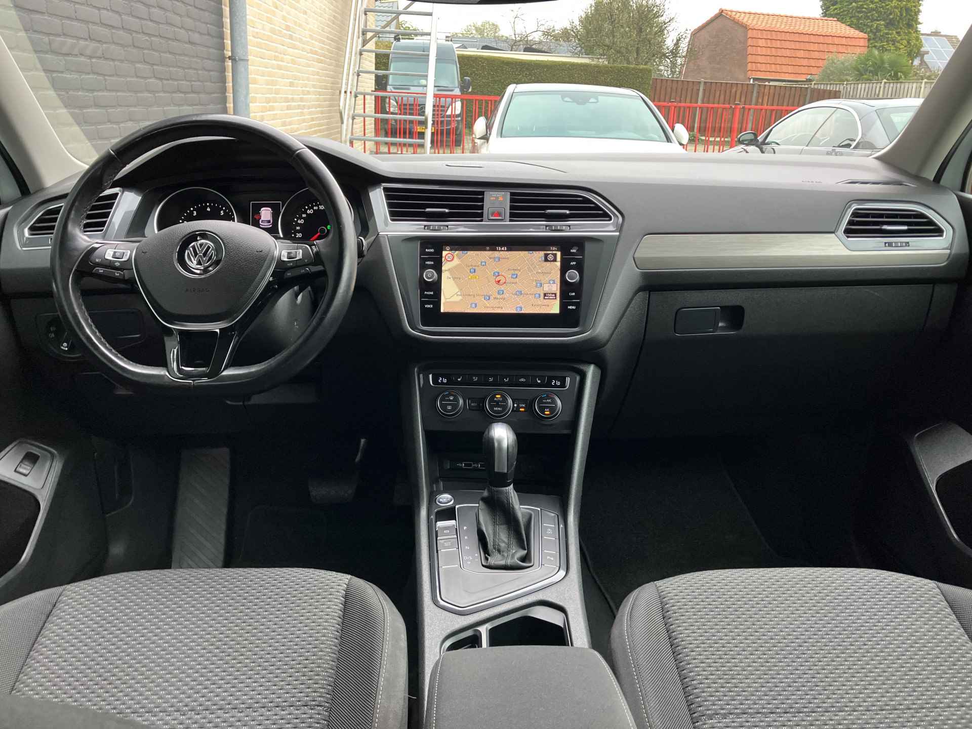 Volkswagen Tiguan Allspace 1.5 TSI 150 pk Comfortline Bus. 7 Persoons AUT. | 1e eigenaar | dealer onderhouden | navigatie | apple carplay - 17/42