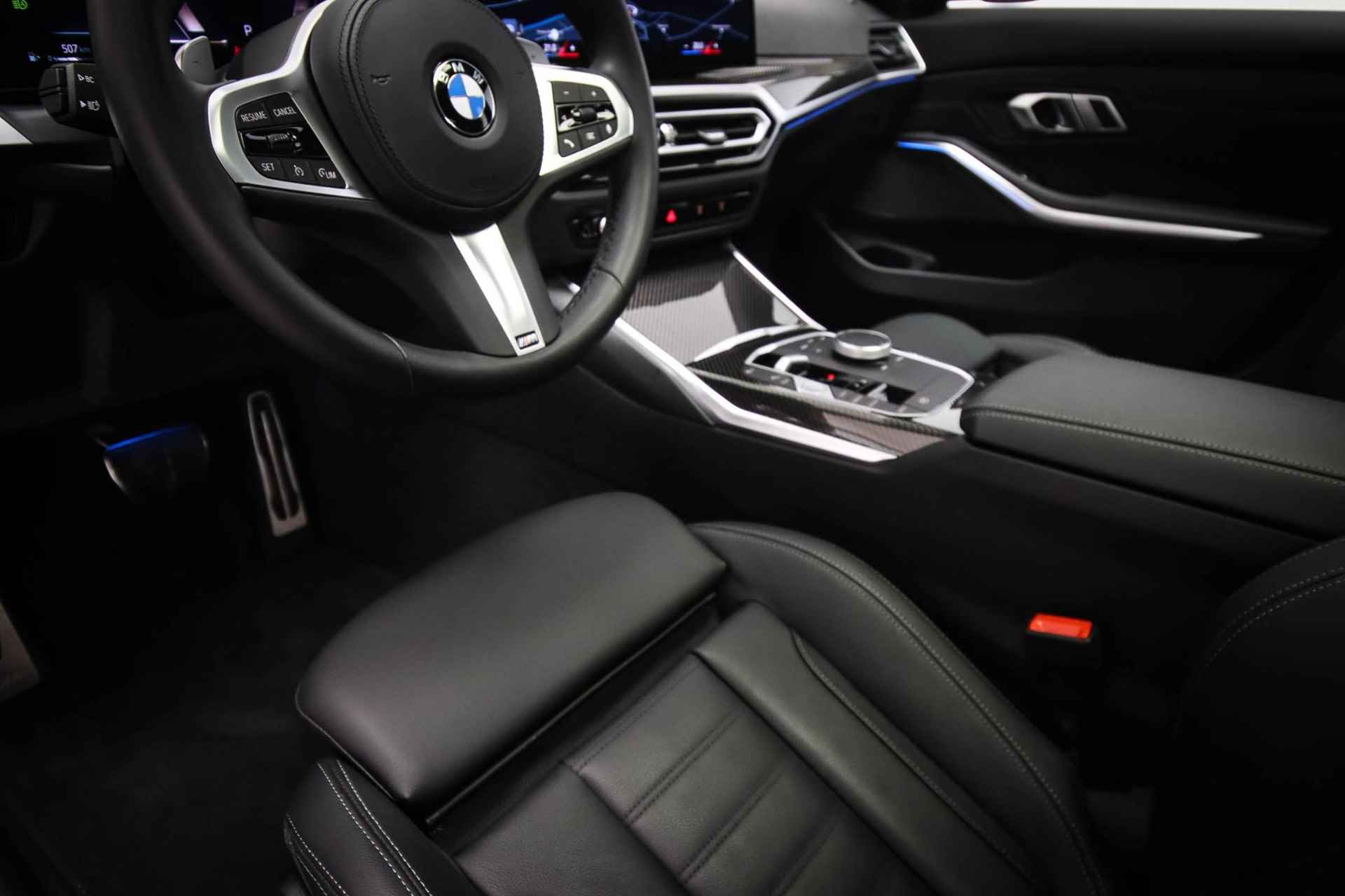 BMW 3-serie 320i | INNOVATION / M SPORT / M SPORT PRO / COMFORT / TREKHAAK- PACK | CARBON | HARMAN KARDON - 31/58